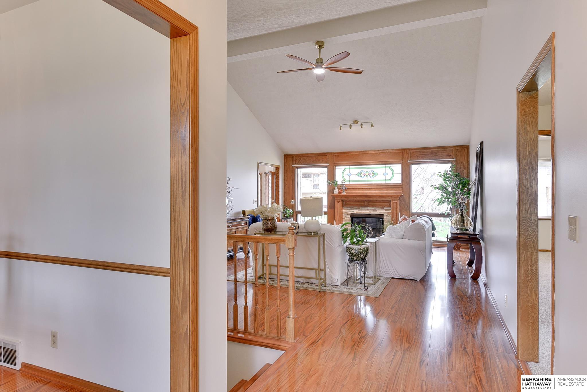 Omaha, Nebraska 68135, United States, 4 Bedrooms Bedrooms, ,4 BathroomsBathrooms,Residential,Pending,108306