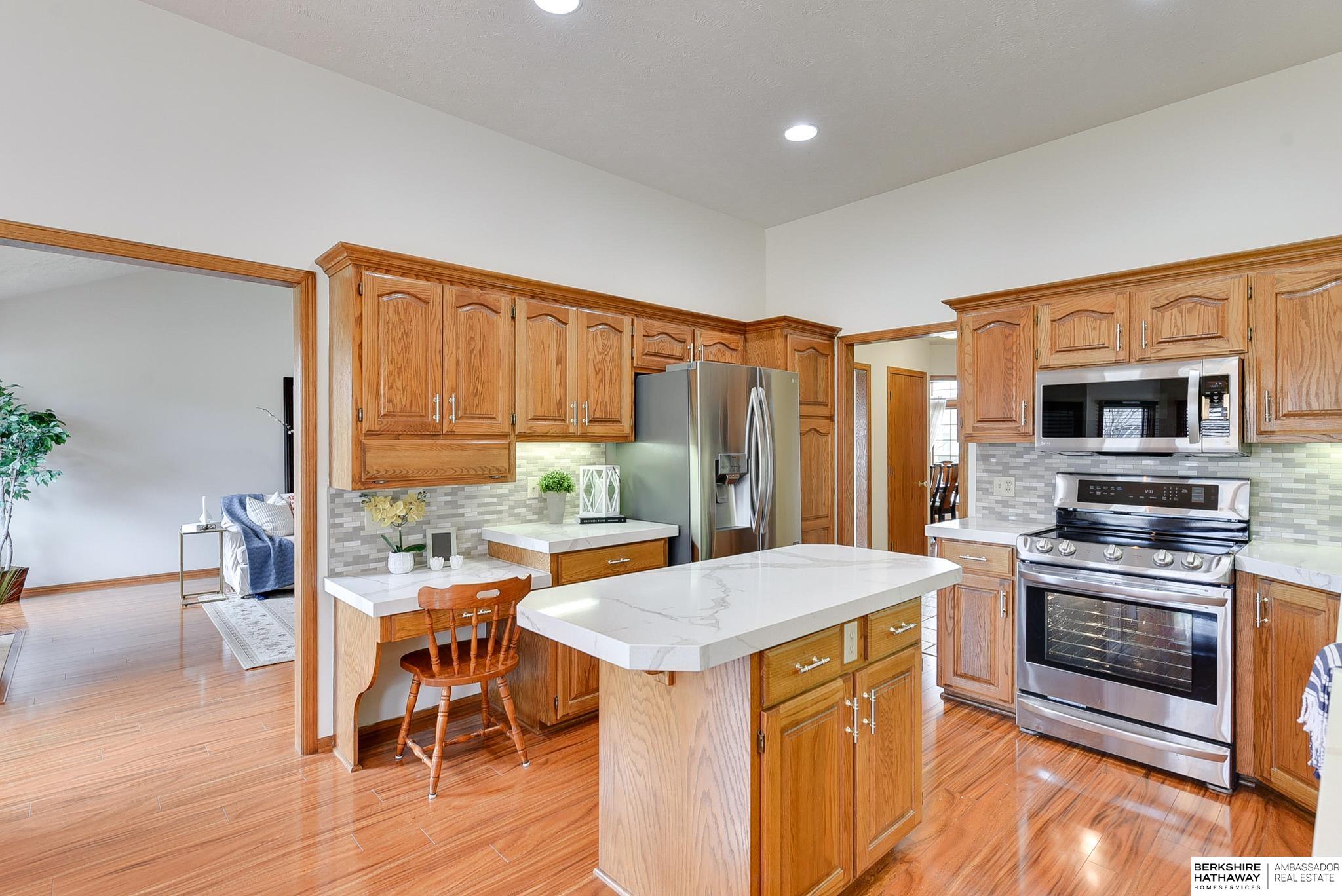 Omaha, Nebraska 68135, United States, 4 Bedrooms Bedrooms, ,4 BathroomsBathrooms,Residential,Pending,108306