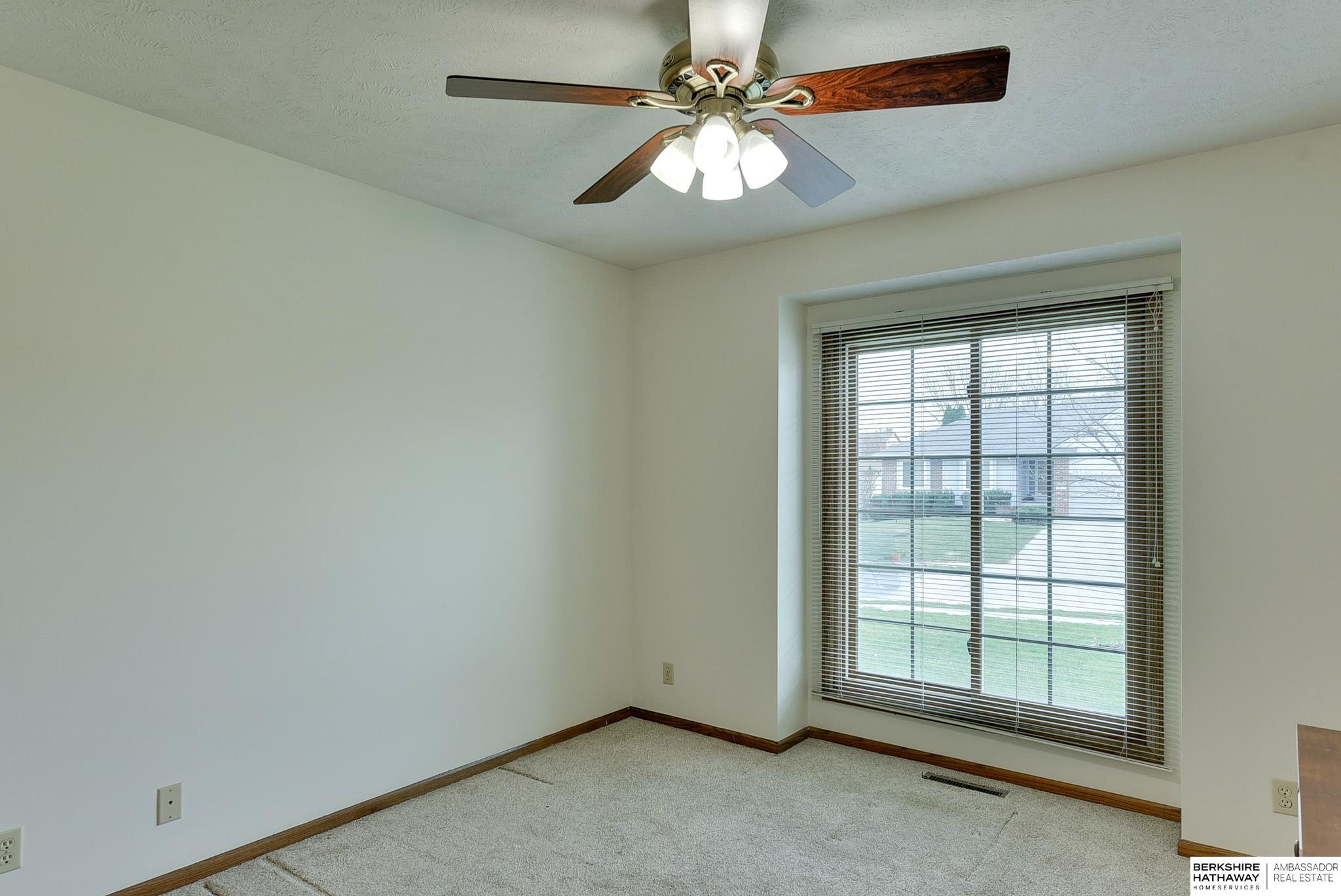 Omaha, Nebraska 68135, United States, 4 Bedrooms Bedrooms, ,4 BathroomsBathrooms,Residential,Pending,108306