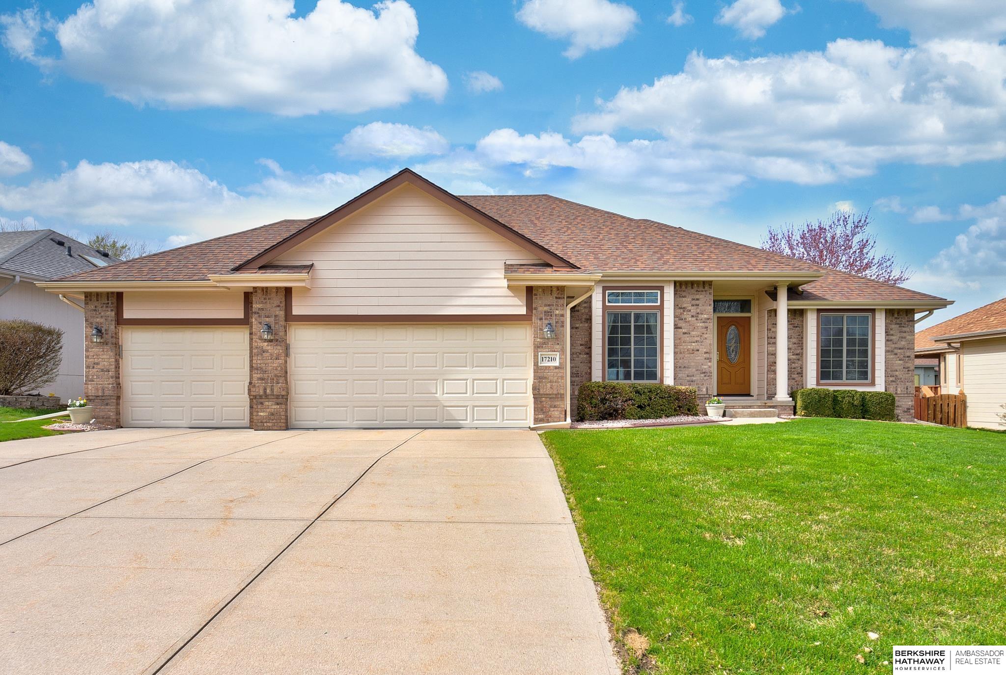 Omaha, Nebraska 68135, United States, 4 Bedrooms Bedrooms, ,4 BathroomsBathrooms,Residential,Pending,108306