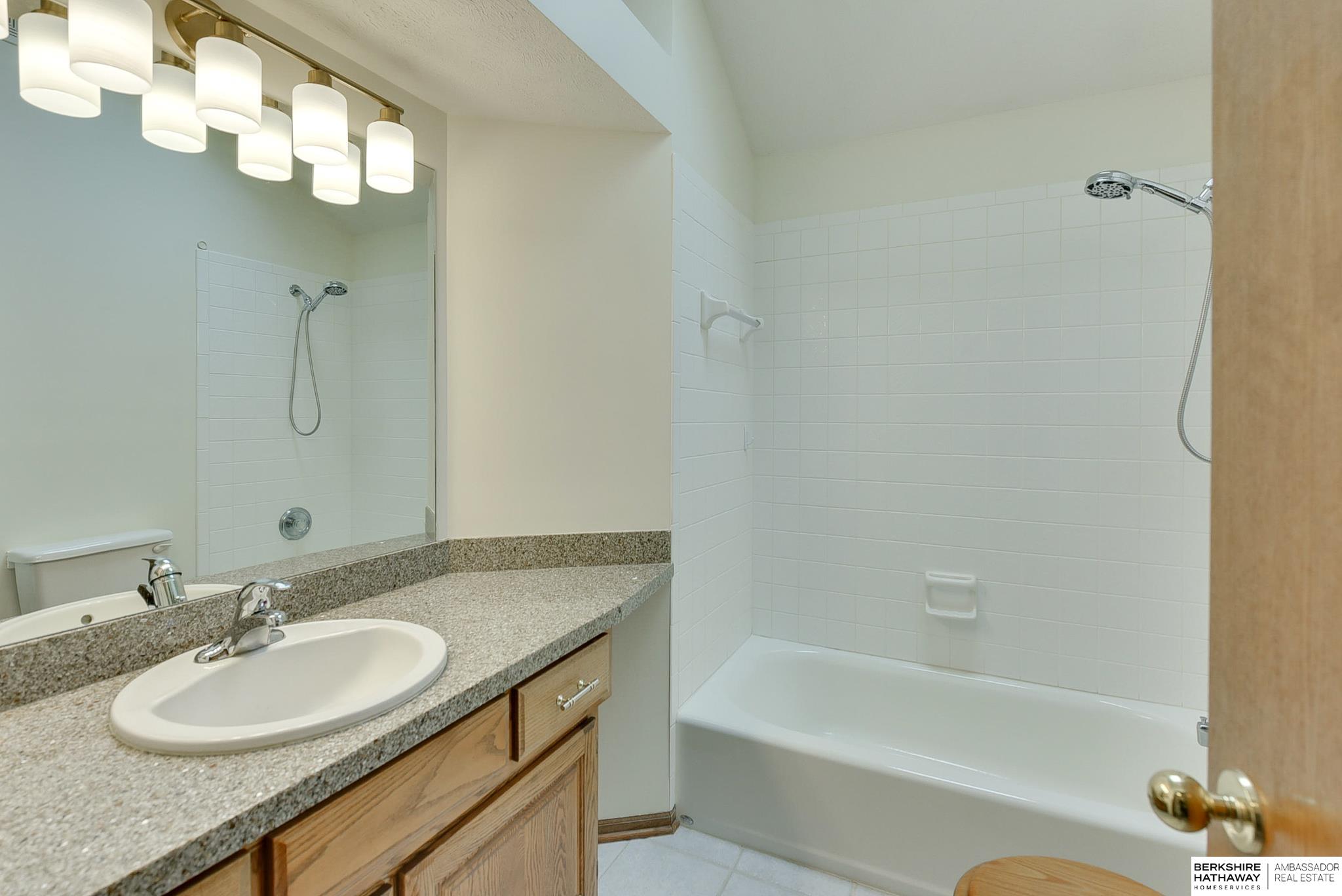 Omaha, Nebraska 68135, United States, 4 Bedrooms Bedrooms, ,4 BathroomsBathrooms,Residential,Pending,108306