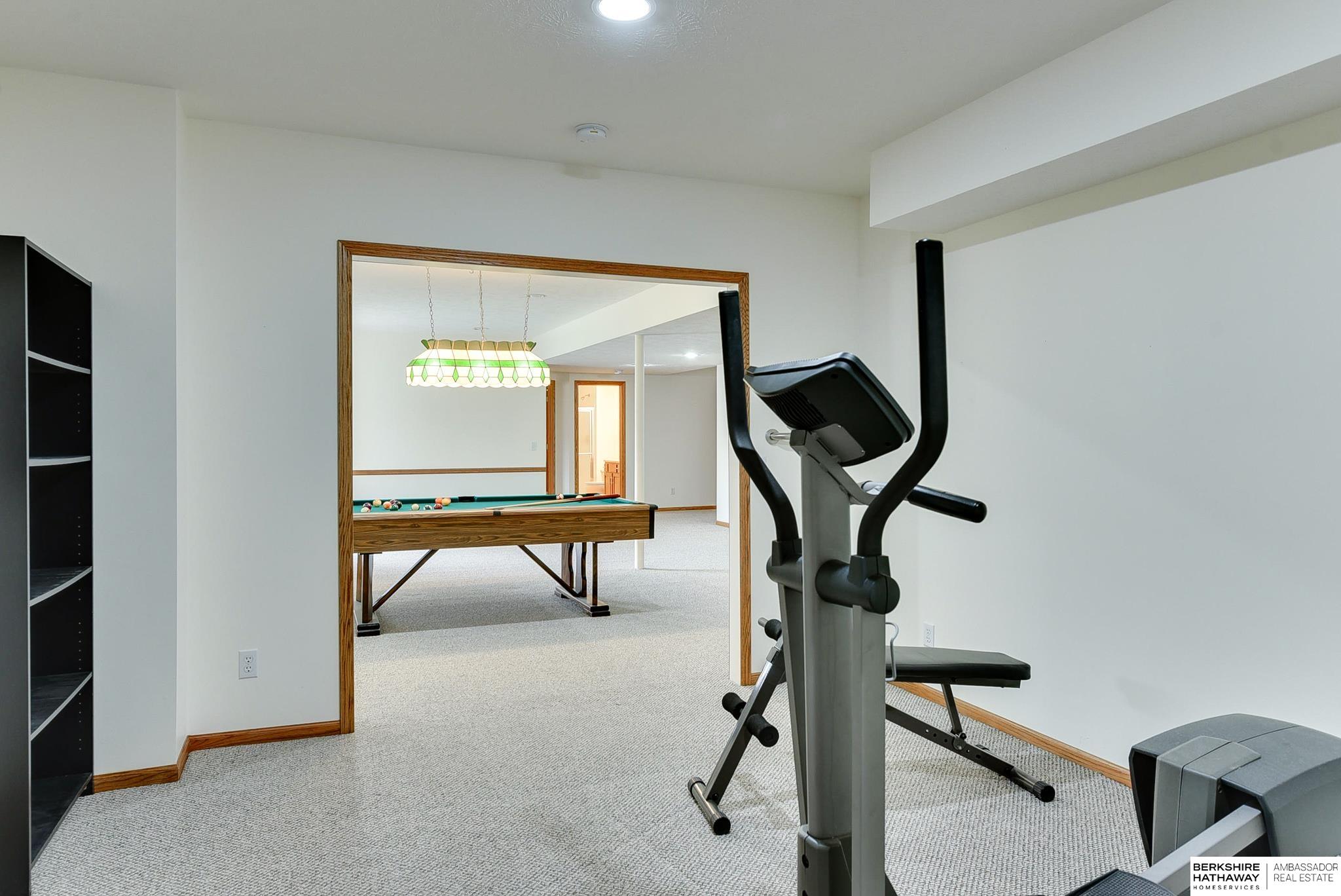 Omaha, Nebraska 68135, United States, 4 Bedrooms Bedrooms, ,4 BathroomsBathrooms,Residential,Pending,108306