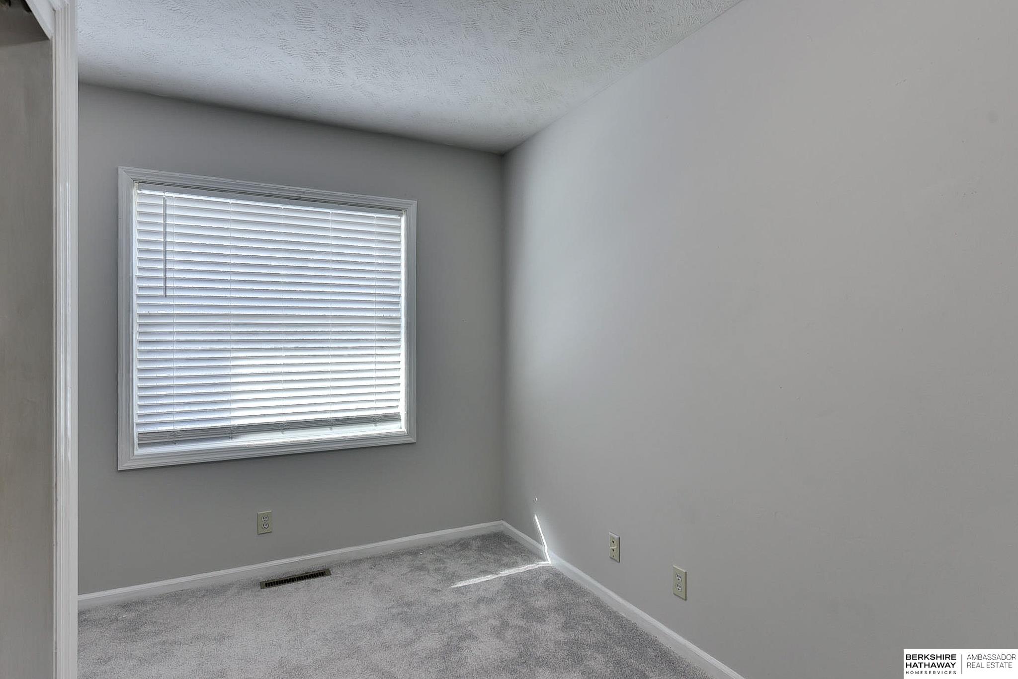 Omaha, Nebraska 68122, United States, 4 Bedrooms Bedrooms, ,3 BathroomsBathrooms,Residential,Active,946