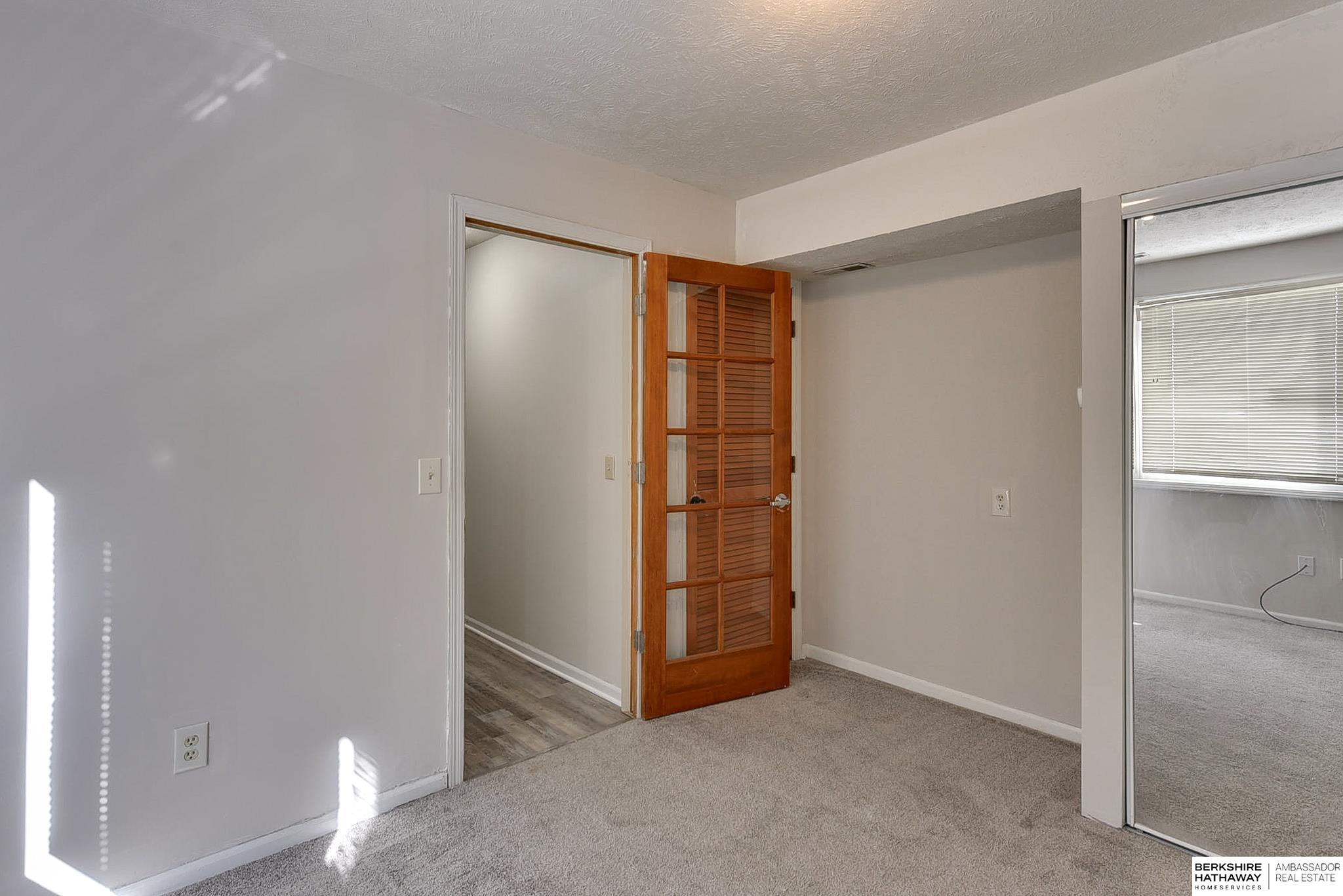 Omaha, Nebraska 68122, United States, 4 Bedrooms Bedrooms, ,3 BathroomsBathrooms,Residential,Active,946