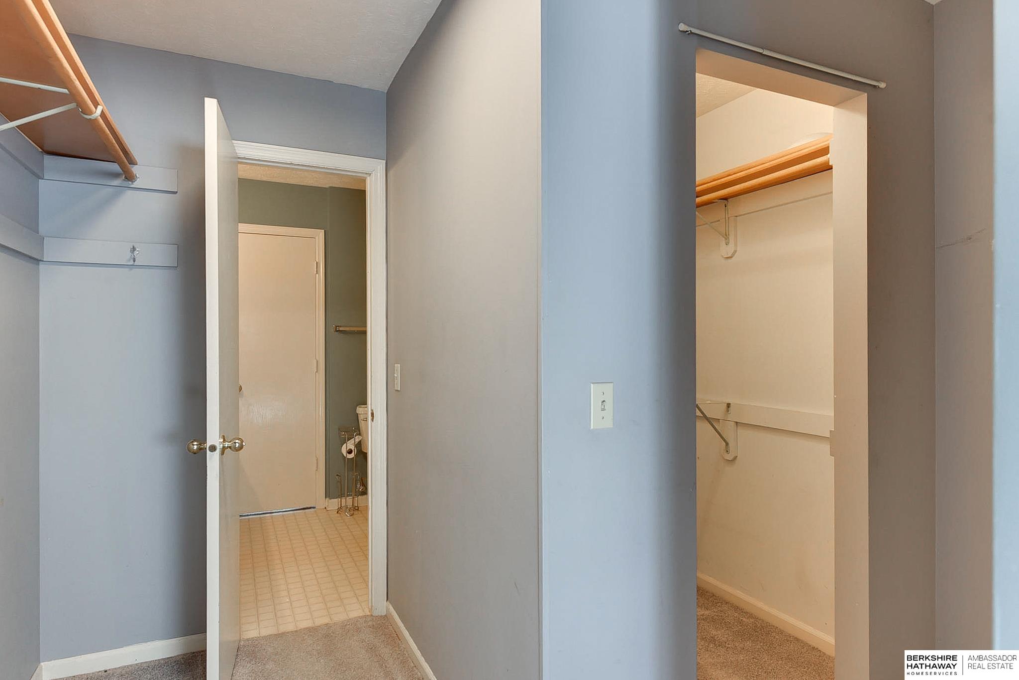 Omaha, Nebraska 68122, United States, 4 Bedrooms Bedrooms, ,3 BathroomsBathrooms,Residential,Active,946