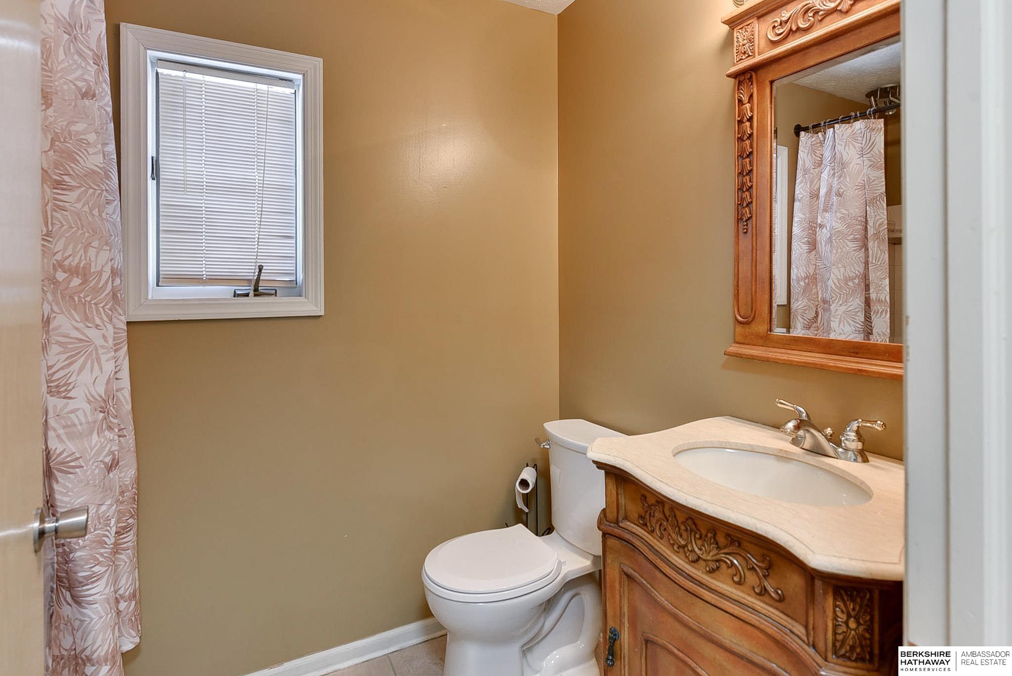 Omaha, Nebraska 68122, United States, 4 Bedrooms Bedrooms, ,3 BathroomsBathrooms,Residential,Active,946