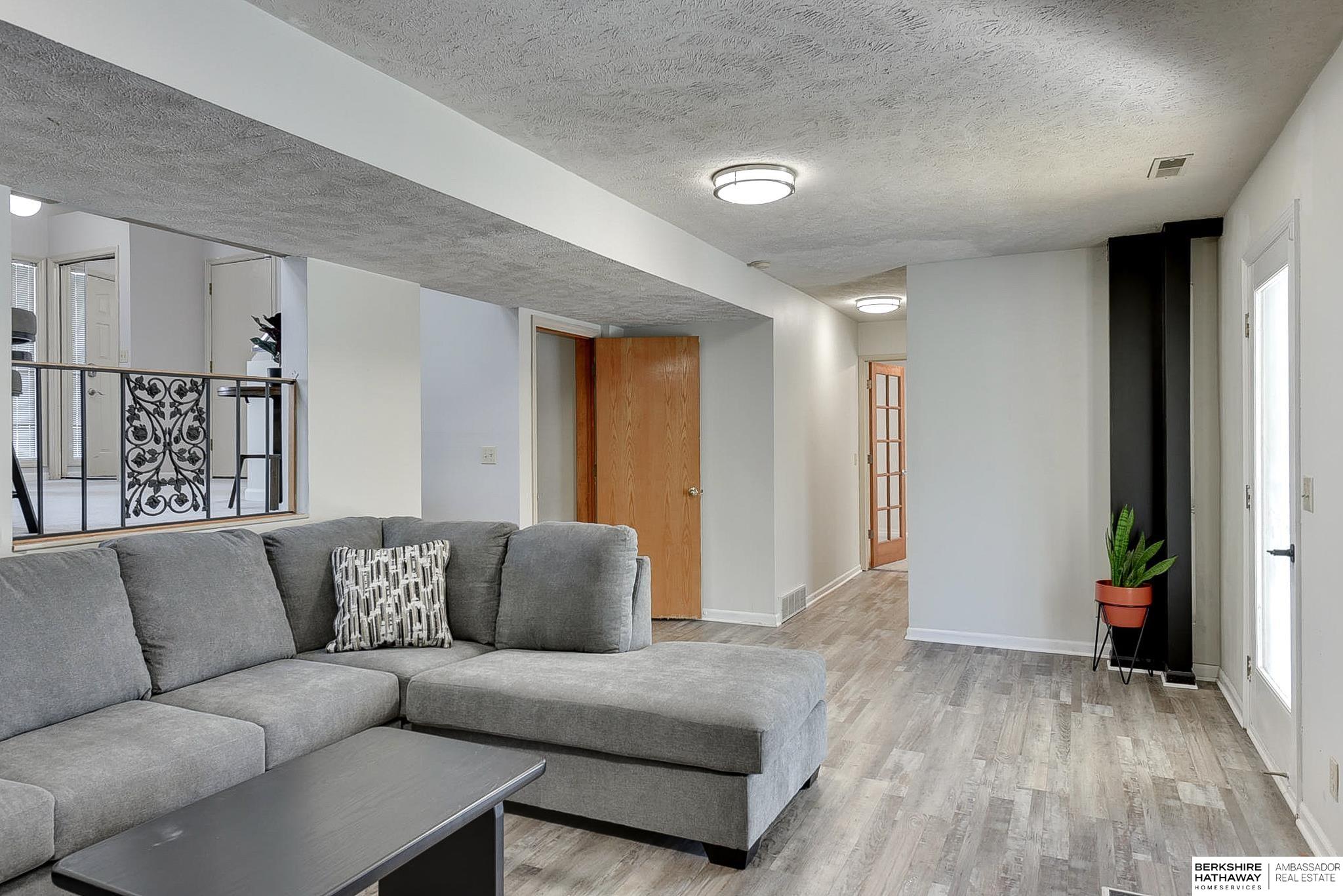 Omaha, Nebraska 68122, United States, 4 Bedrooms Bedrooms, ,3 BathroomsBathrooms,Residential,Active,946