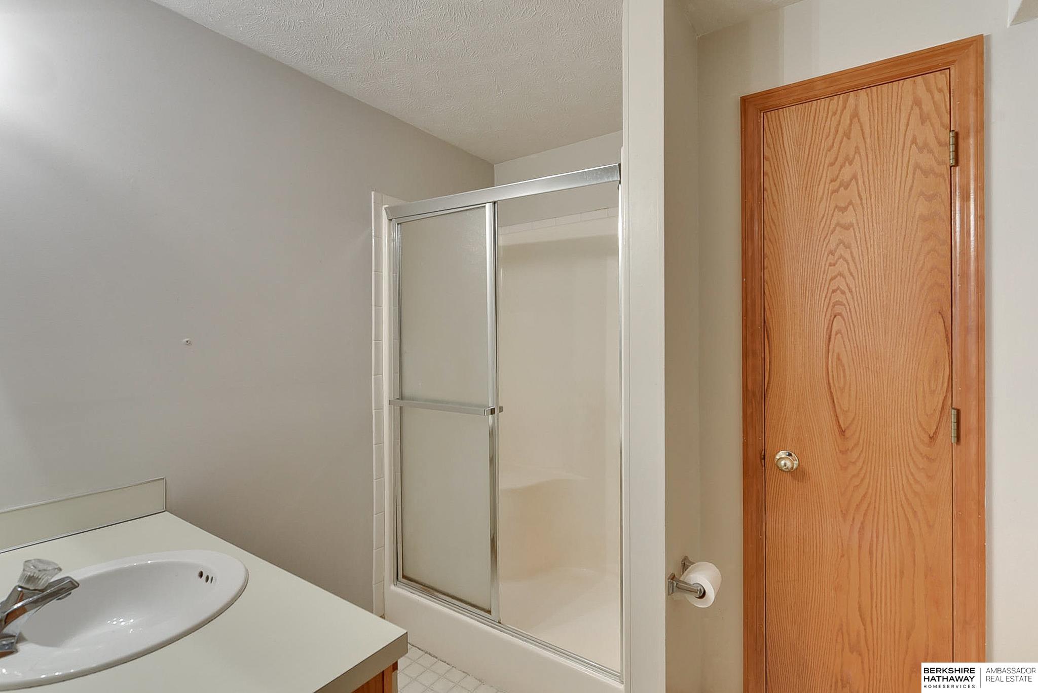 Omaha, Nebraska 68122, United States, 4 Bedrooms Bedrooms, ,3 BathroomsBathrooms,Residential,Active,946