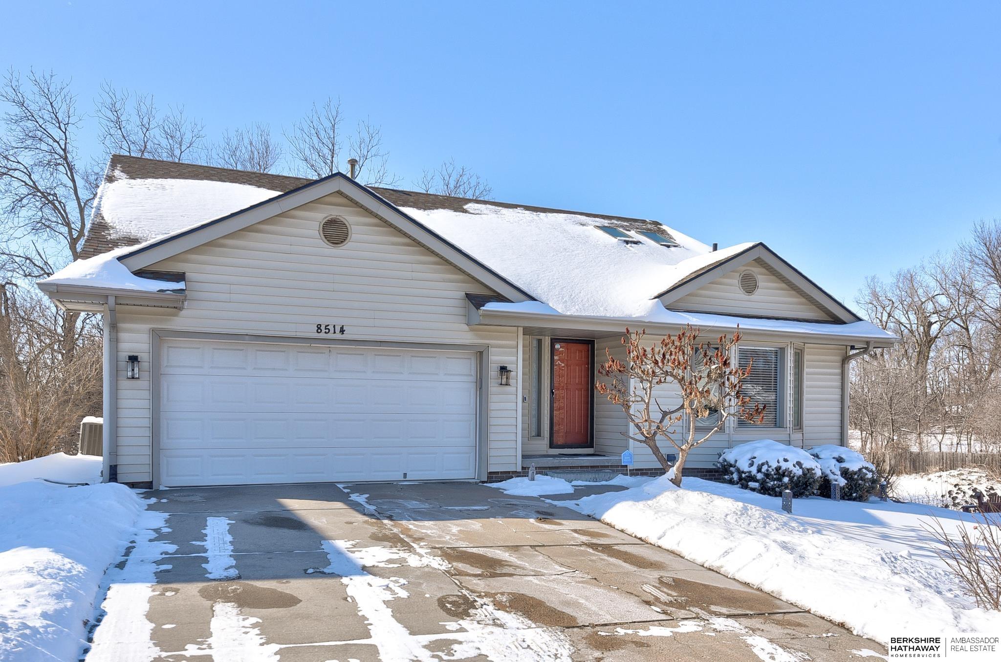 Omaha, Nebraska 68122, United States, 4 Bedrooms Bedrooms, ,3 BathroomsBathrooms,Residential,Active,946