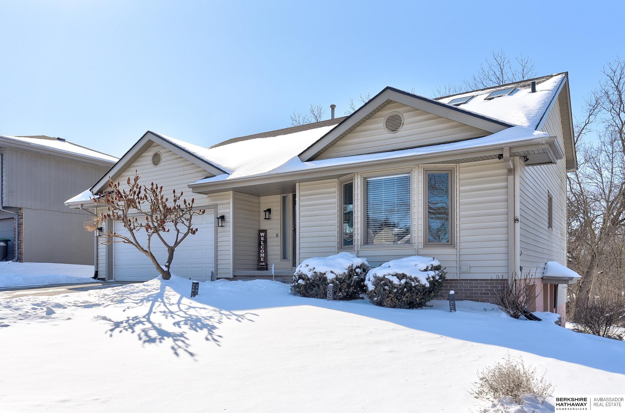 Omaha, Nebraska 68122, United States, 4 Bedrooms Bedrooms, ,3 BathroomsBathrooms,Residential,Active,946