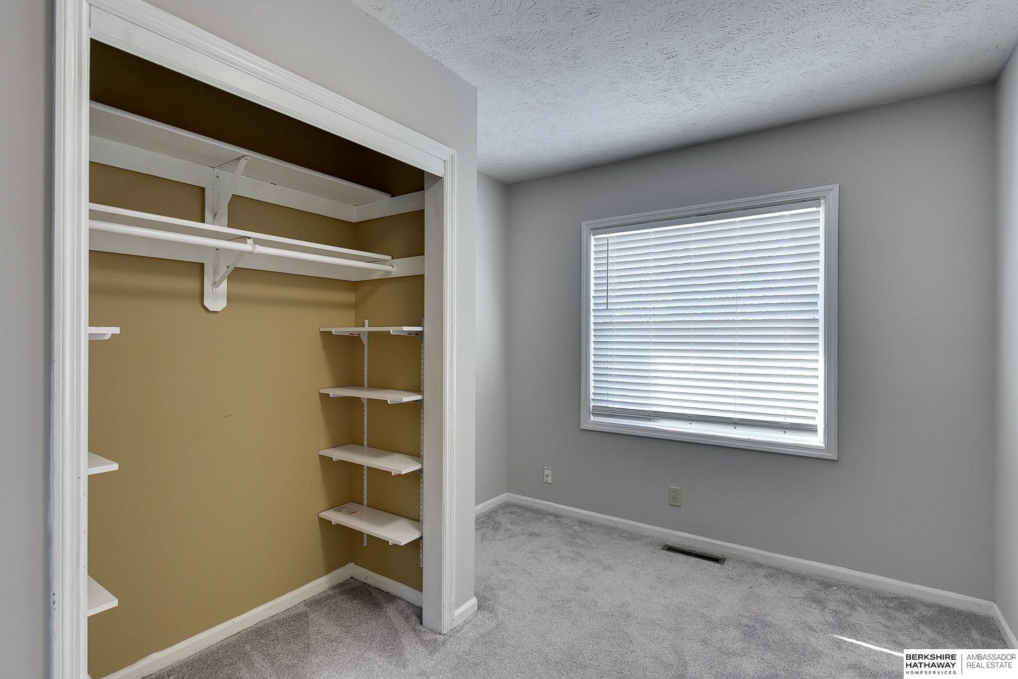 Omaha, Nebraska 68122, United States, 4 Bedrooms Bedrooms, ,3 BathroomsBathrooms,Residential,Active,946