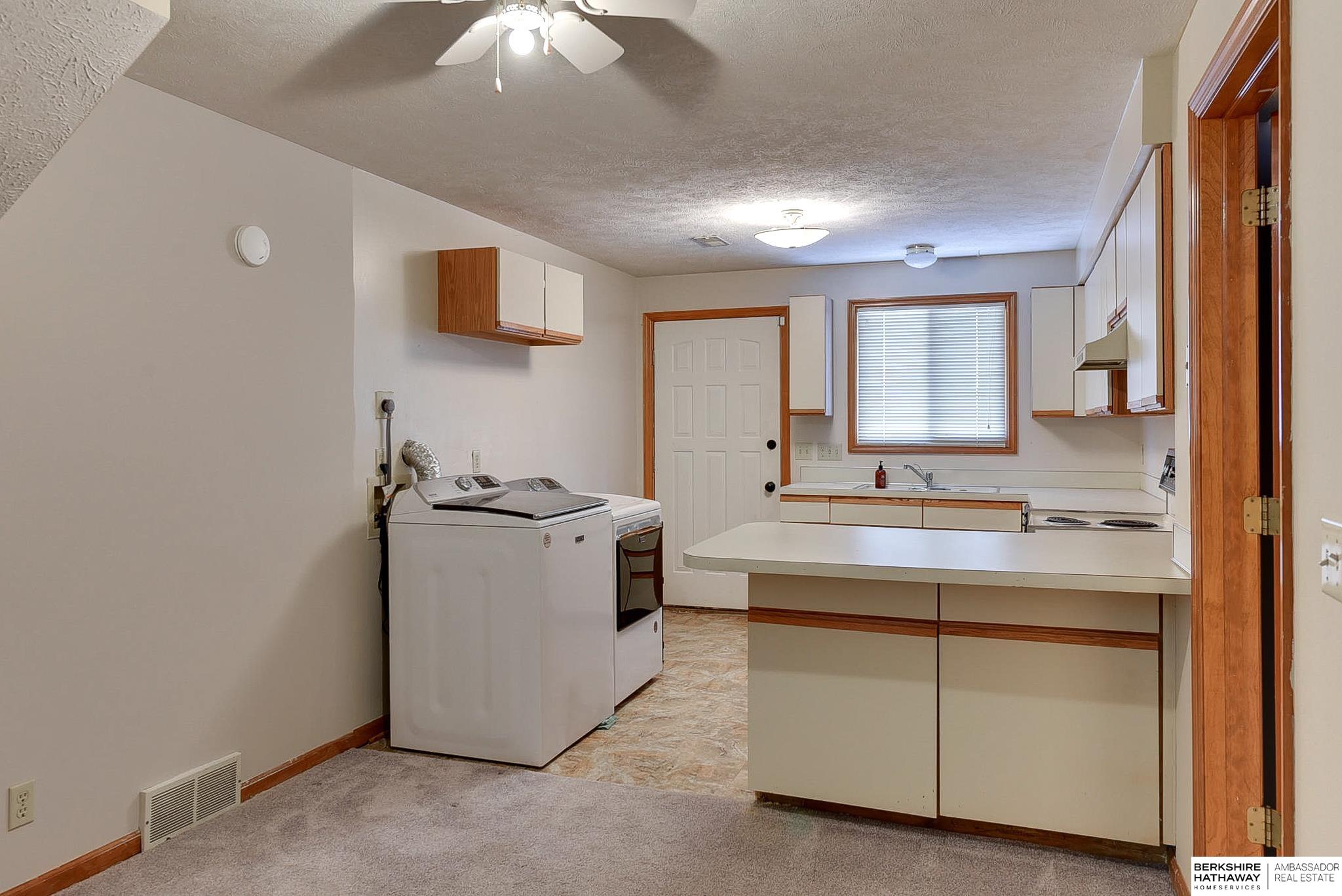 Omaha, Nebraska 68122, United States, 4 Bedrooms Bedrooms, ,3 BathroomsBathrooms,Residential,Active,946