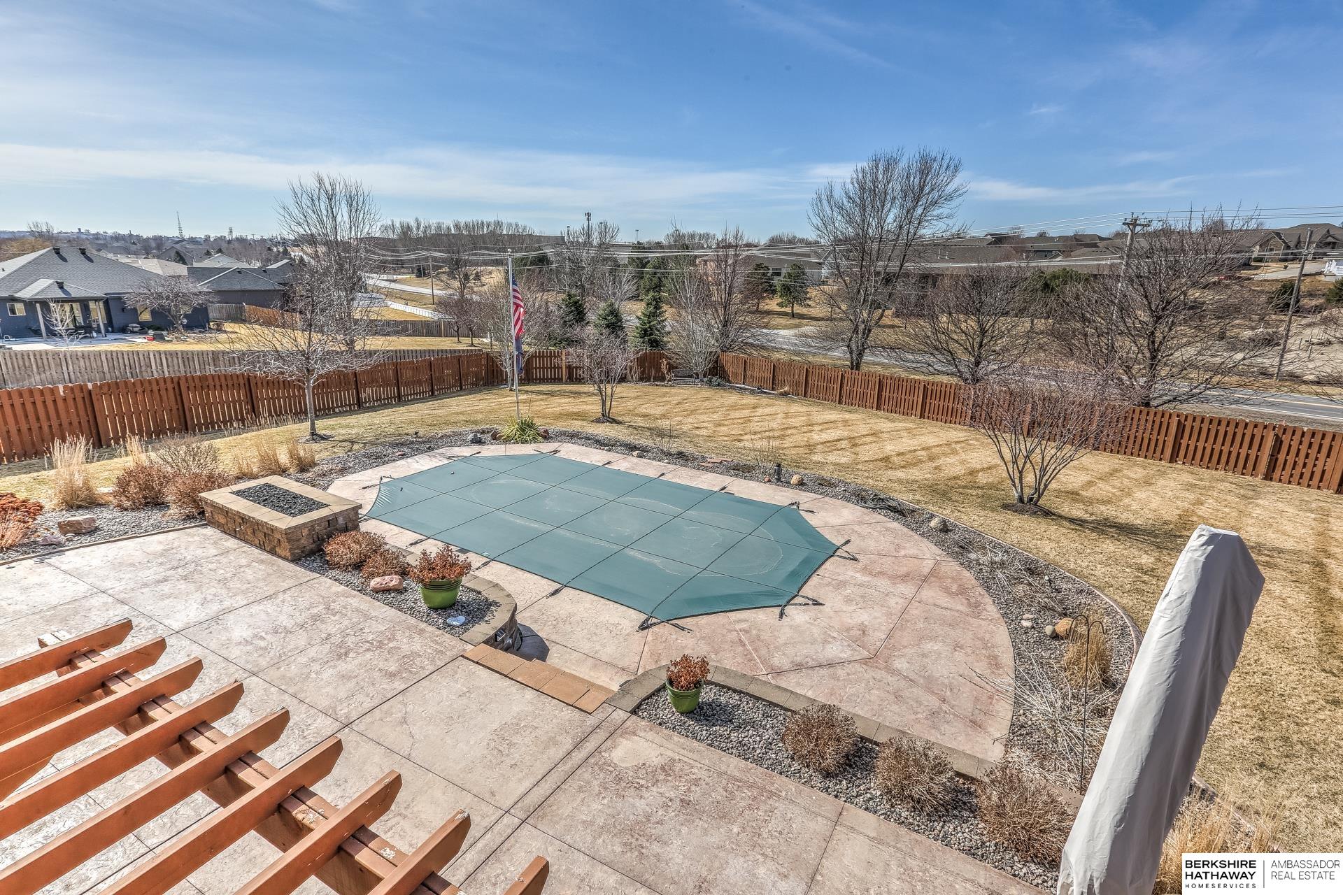 Omaha, Nebraska 68116, United States, 4 Bedrooms Bedrooms, ,3 BathroomsBathrooms,Residential,Pending,88213