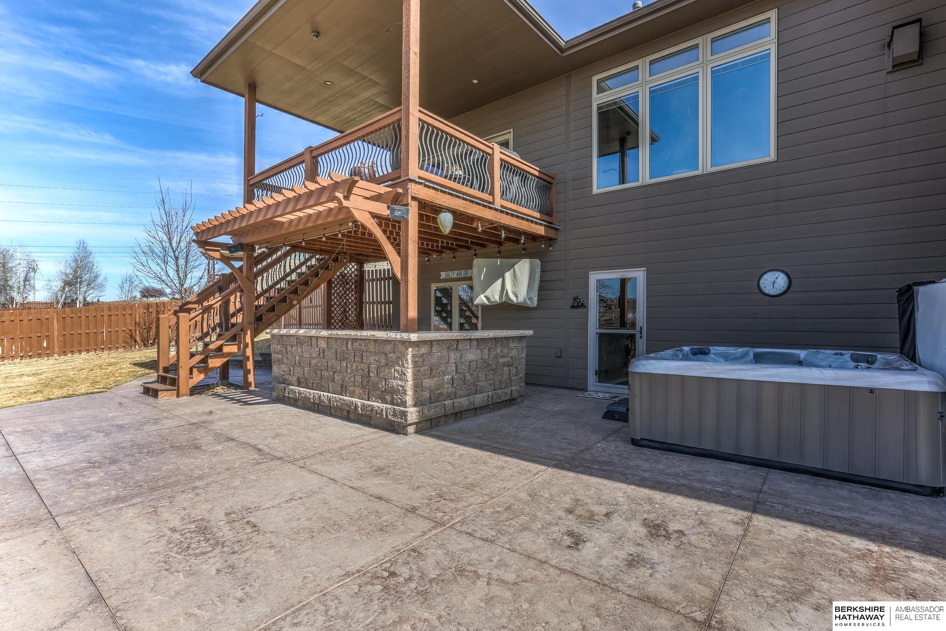 Omaha, Nebraska 68116, United States, 4 Bedrooms Bedrooms, ,3 BathroomsBathrooms,Residential,Pending,88213