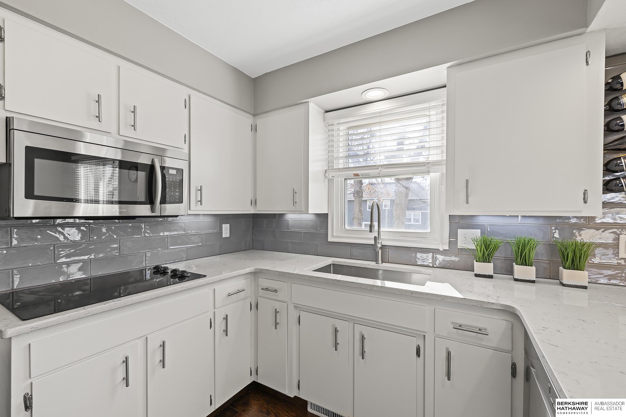 Omaha, Nebraska 68144, United States, 4 Bedrooms Bedrooms, ,3 BathroomsBathrooms,Residential,Pending,11808