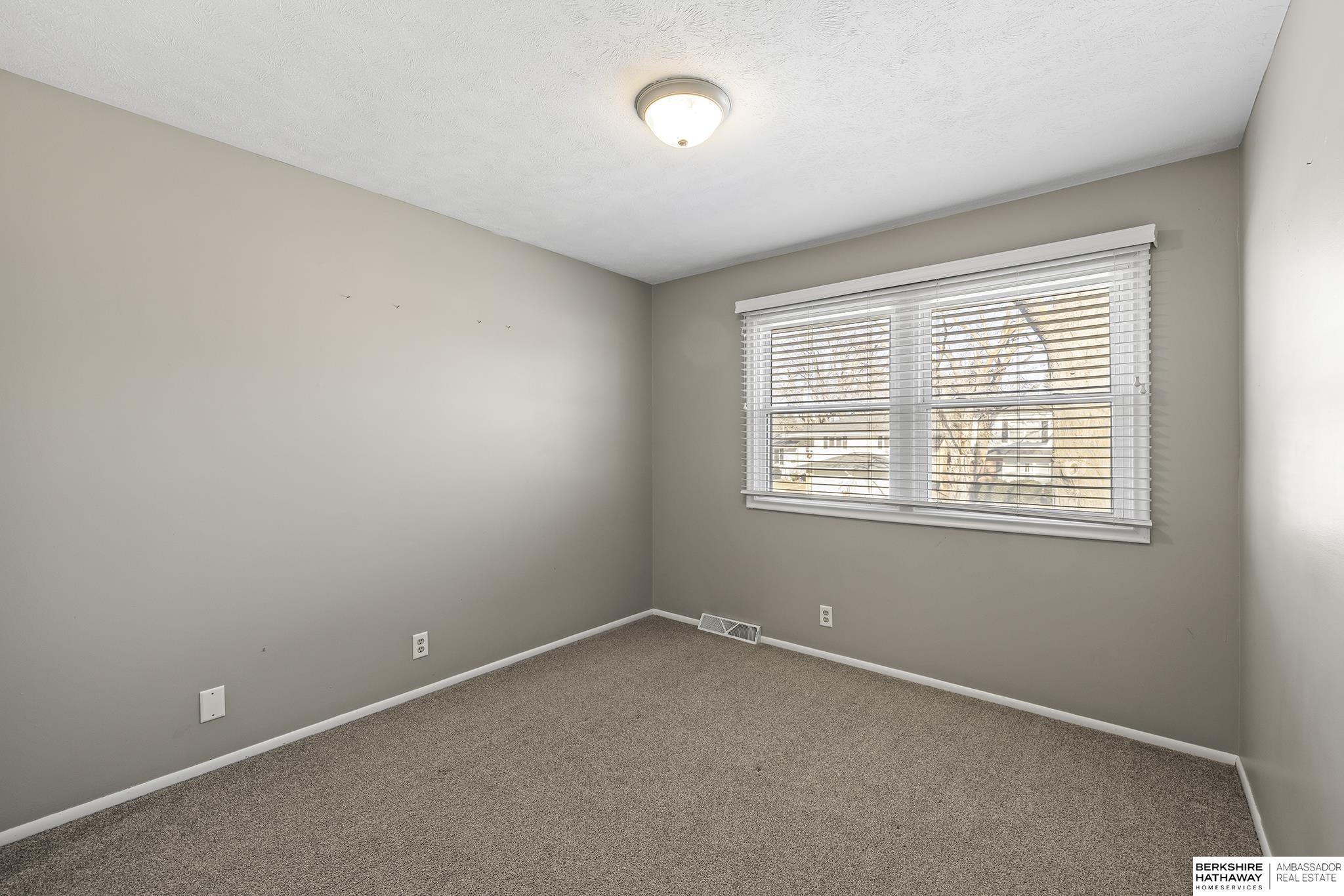 Omaha, Nebraska 68144, United States, 4 Bedrooms Bedrooms, ,3 BathroomsBathrooms,Residential,Pending,11808