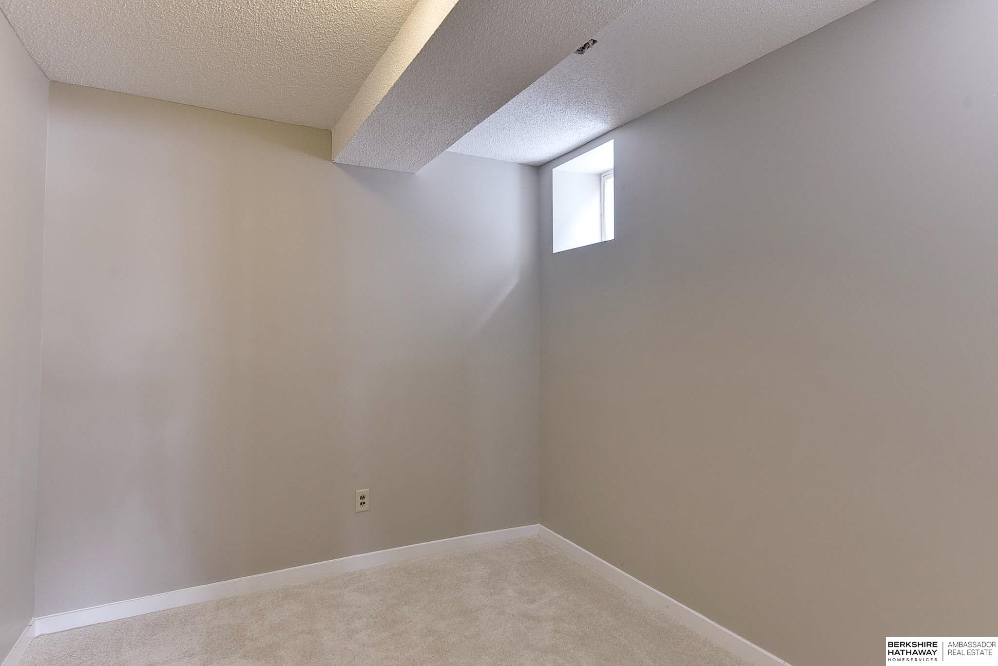 Omaha, Nebraska 68108, United States, 4 Bedrooms Bedrooms, ,2 BathroomsBathrooms,Residential,Active,3855