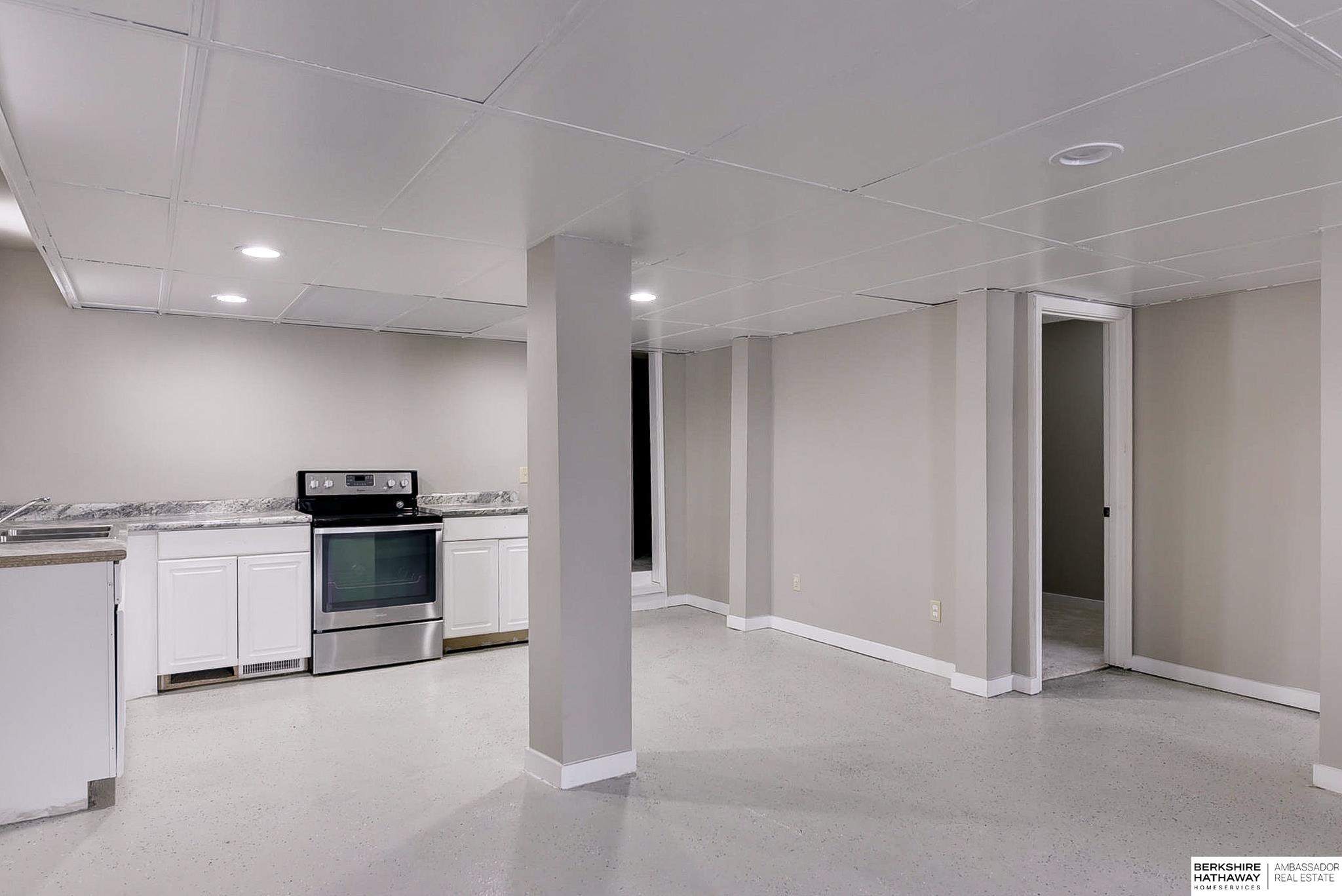 Omaha, Nebraska 68108, United States, 4 Bedrooms Bedrooms, ,2 BathroomsBathrooms,Residential,Active,3855