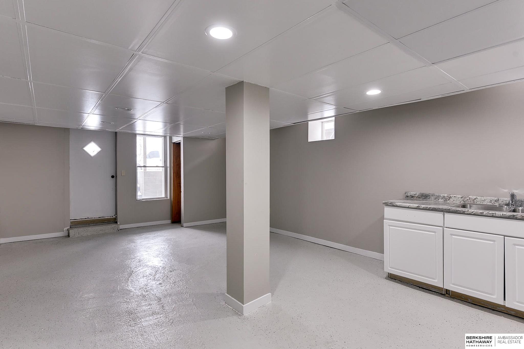 Omaha, Nebraska 68108, United States, 4 Bedrooms Bedrooms, ,2 BathroomsBathrooms,Residential,Active,3855