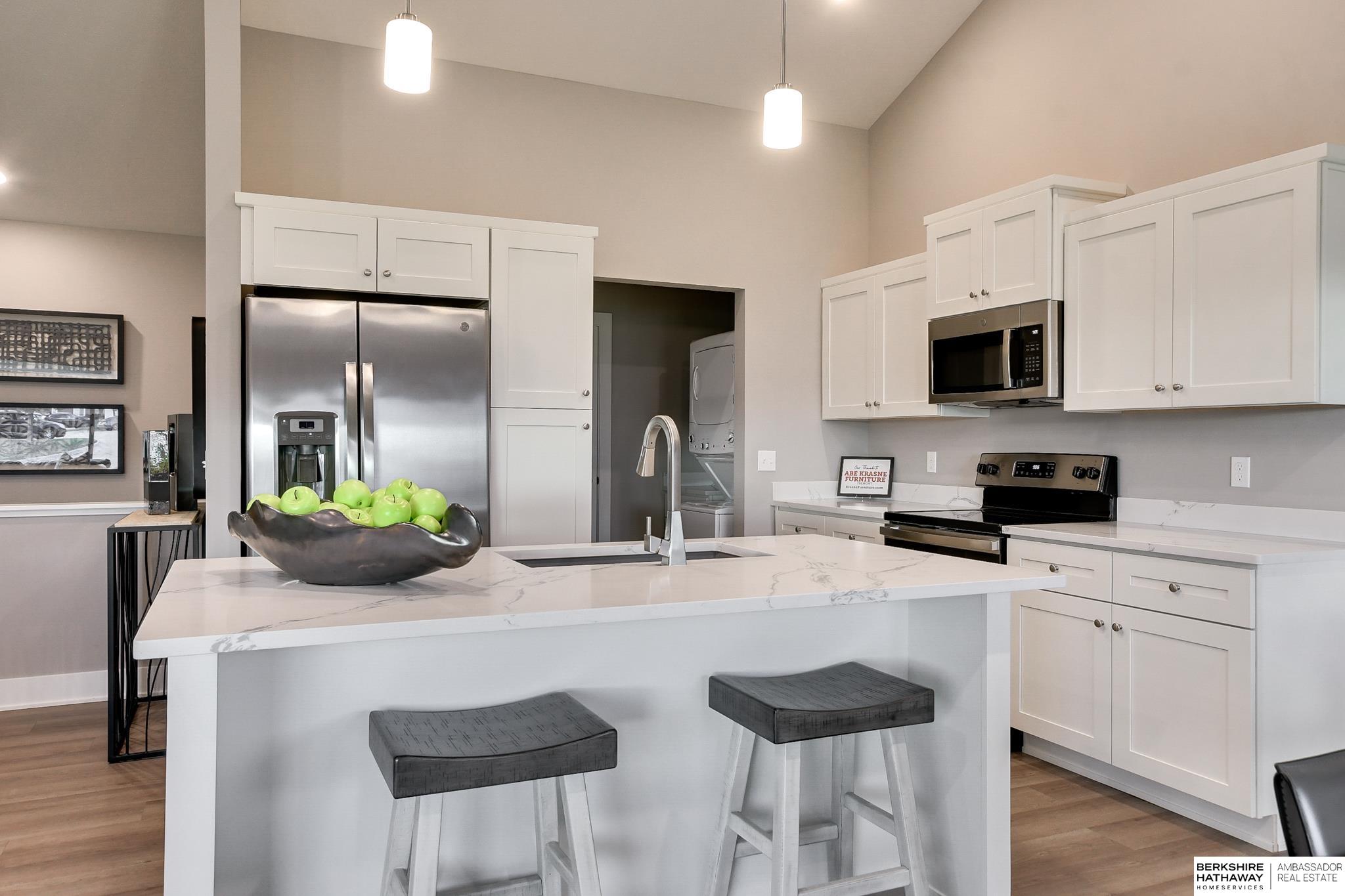 Elkhorn, Nebraska 68022, United States, 2 Bedrooms Bedrooms, ,2 BathroomsBathrooms,Residential,Pending,53754