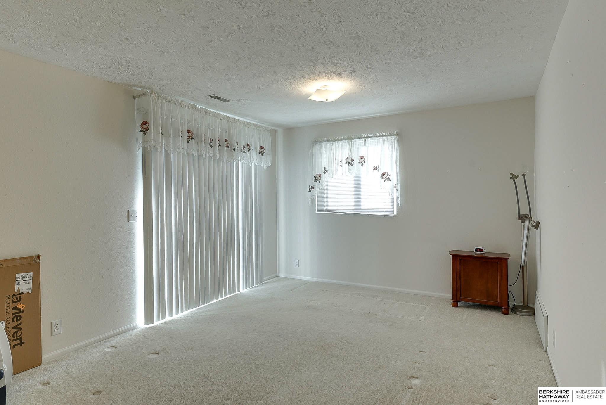 Bellevue, Nebraska 68123, United States, 3 Bedrooms Bedrooms, ,2 BathroomsBathrooms,Residential,Pending,20453