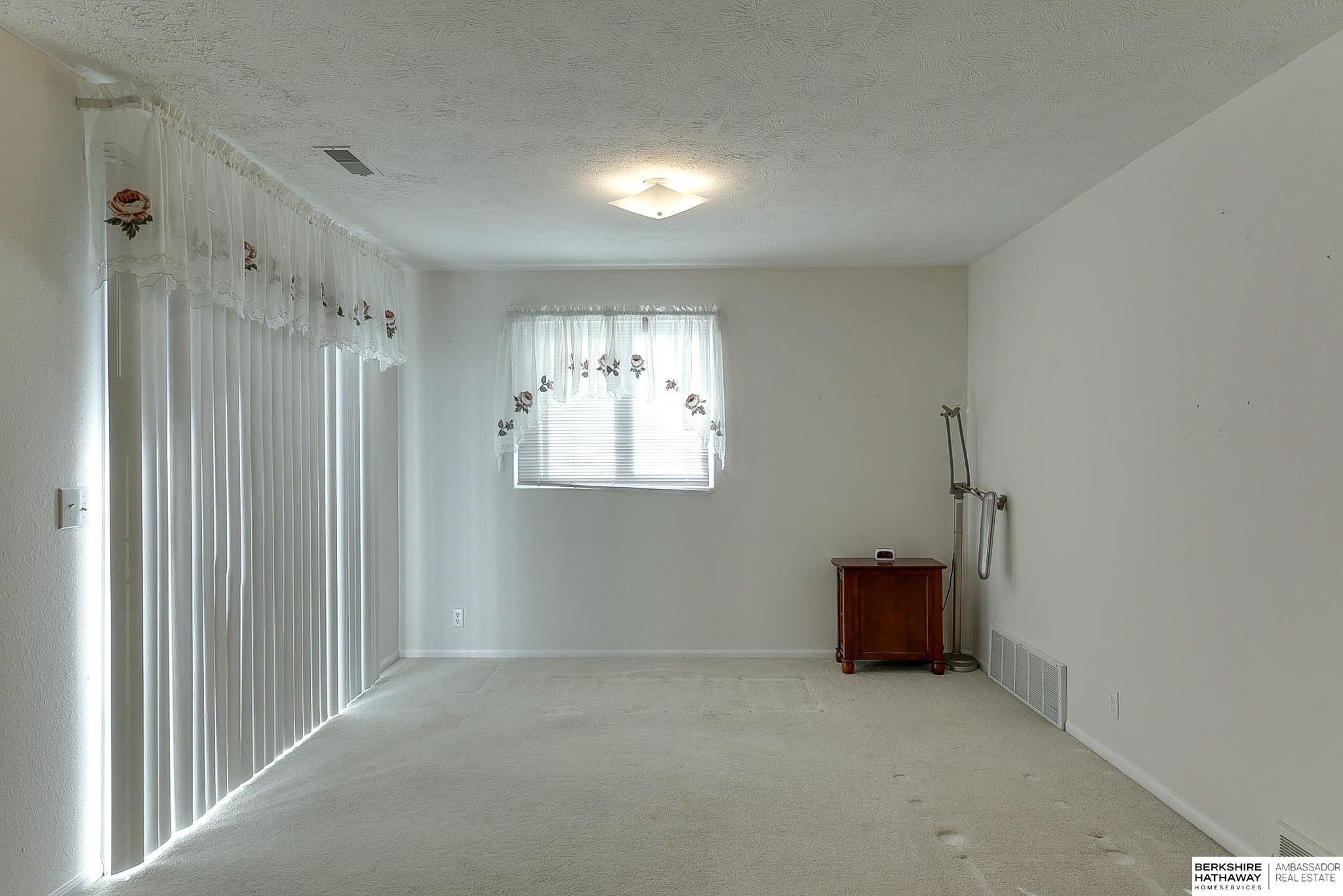 Bellevue, Nebraska 68123, United States, 3 Bedrooms Bedrooms, ,2 BathroomsBathrooms,Residential,Pending,20453