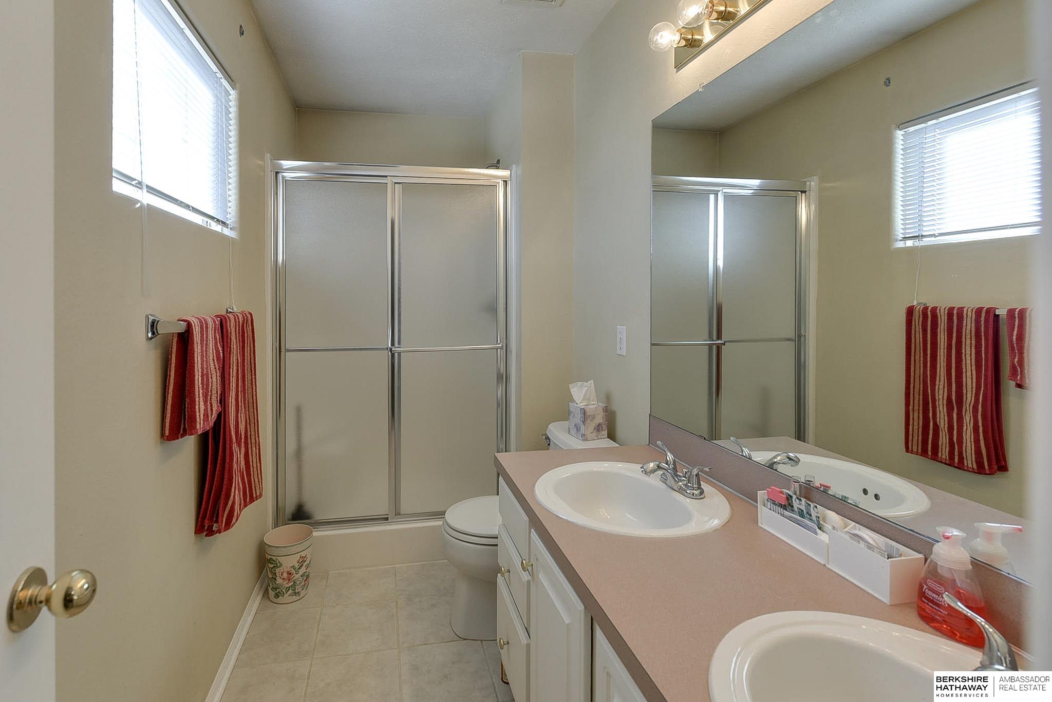 Bellevue, Nebraska 68123, United States, 3 Bedrooms Bedrooms, ,2 BathroomsBathrooms,Residential,Pending,20453