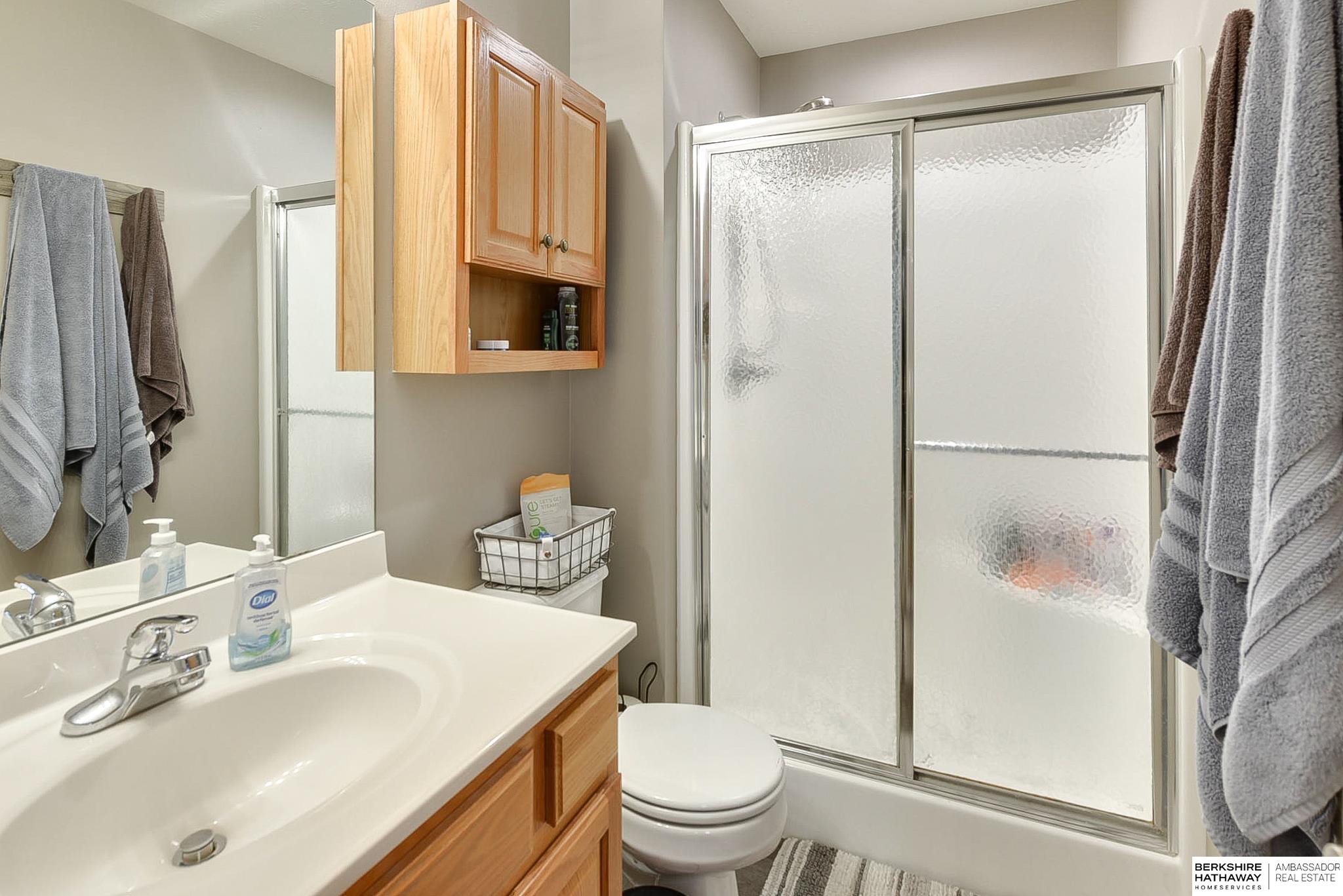 Omaha, Nebraska 68122, United States, 3 Bedrooms Bedrooms, ,2 BathroomsBathrooms,Residential,Pending,113480