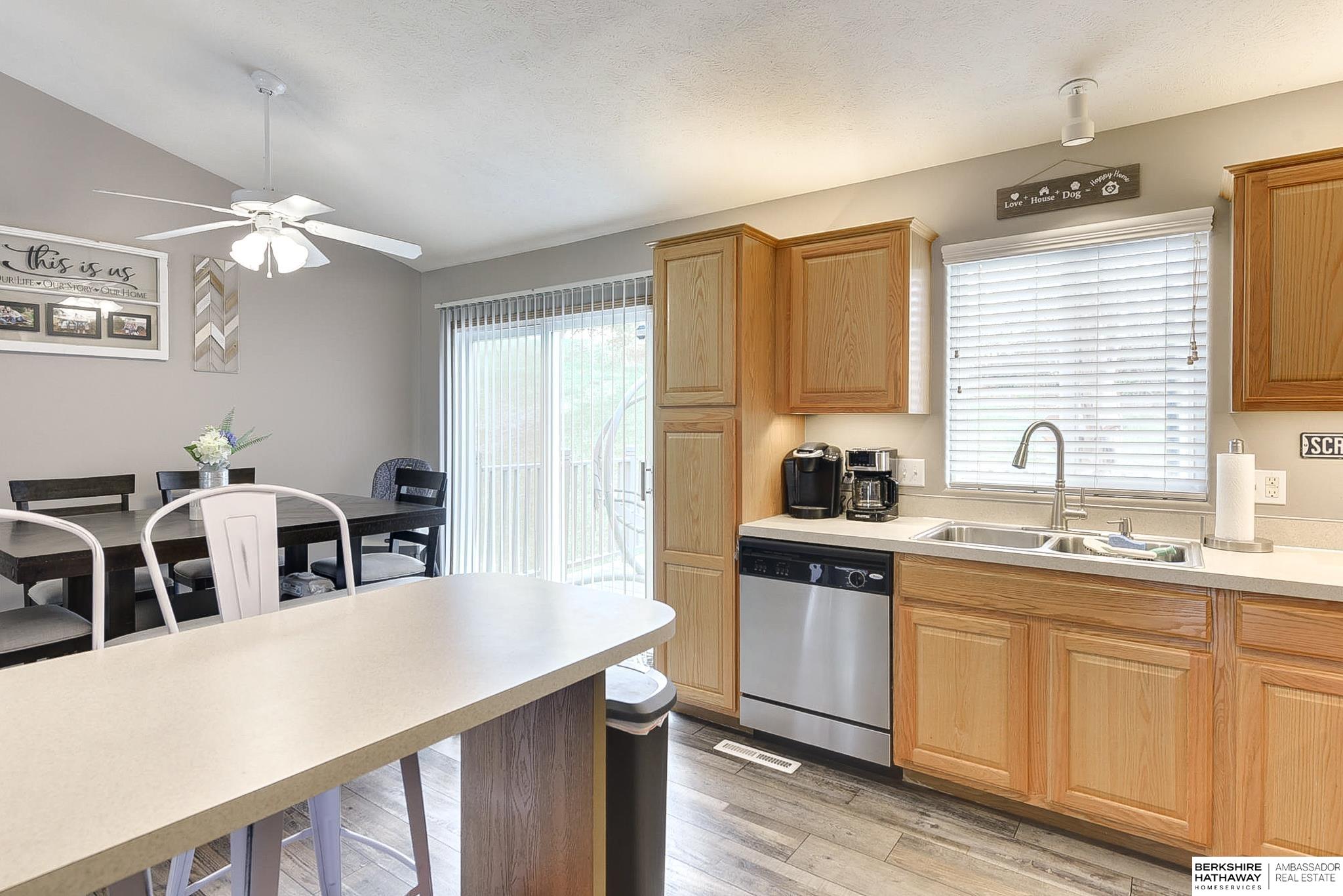 Omaha, Nebraska 68122, United States, 3 Bedrooms Bedrooms, ,2 BathroomsBathrooms,Residential,Pending,113480