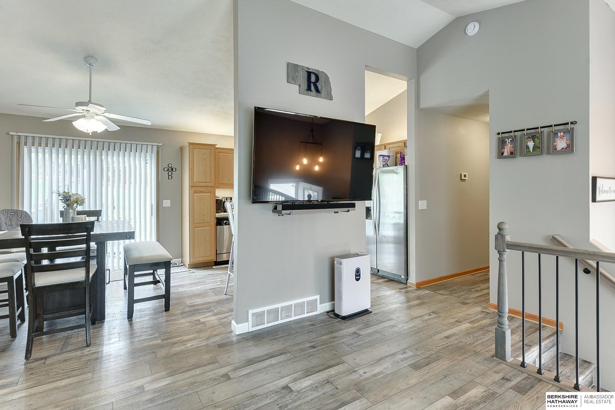 Omaha, Nebraska 68122, United States, 3 Bedrooms Bedrooms, ,2 BathroomsBathrooms,Residential,Pending,113480