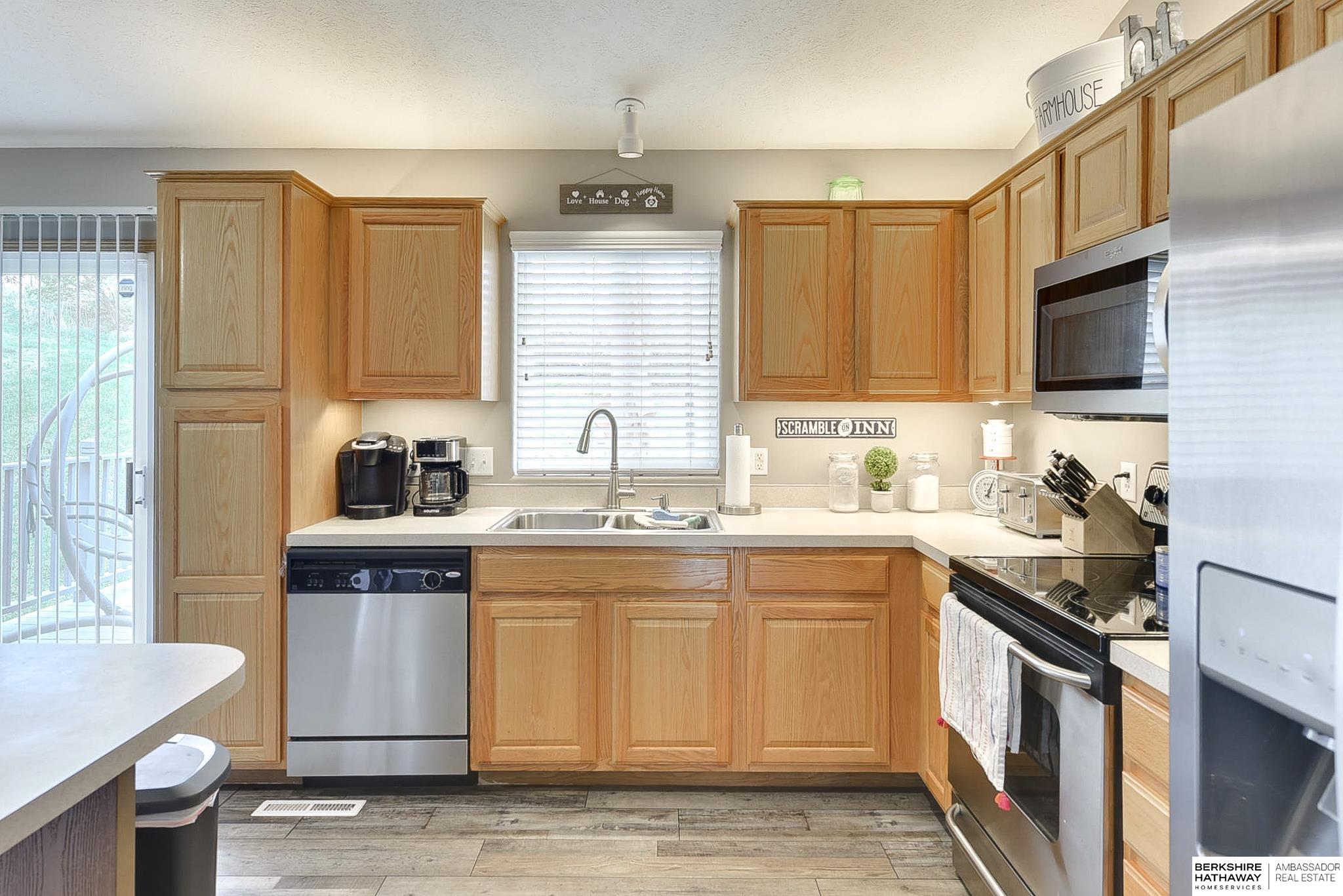 Omaha, Nebraska 68122, United States, 3 Bedrooms Bedrooms, ,2 BathroomsBathrooms,Residential,Pending,113480