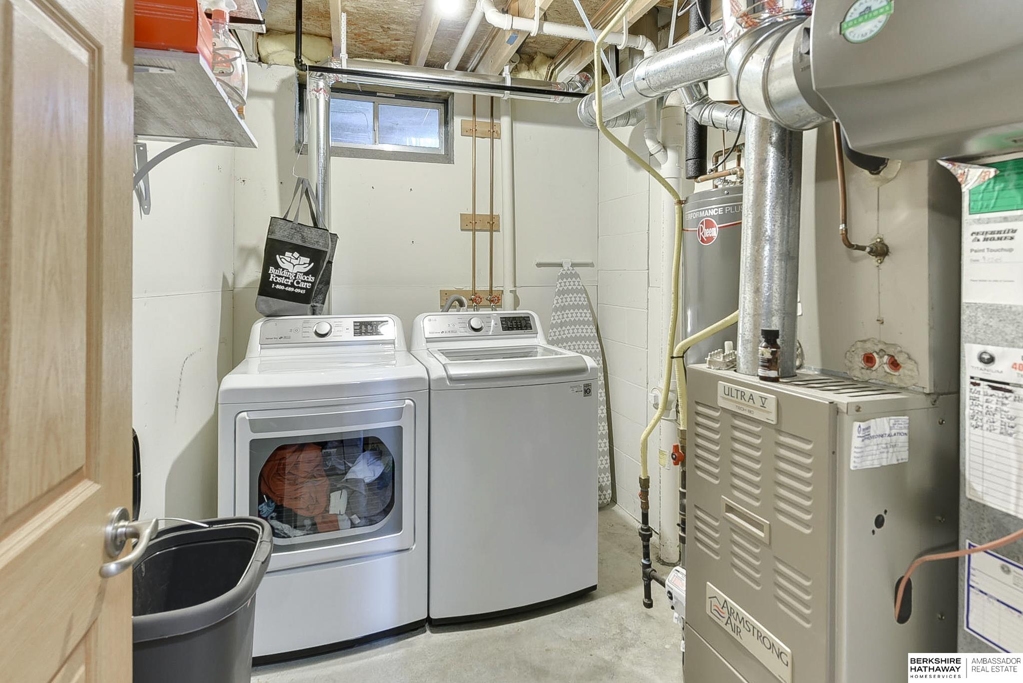 Omaha, Nebraska 68122, United States, 3 Bedrooms Bedrooms, ,2 BathroomsBathrooms,Residential,Pending,113480