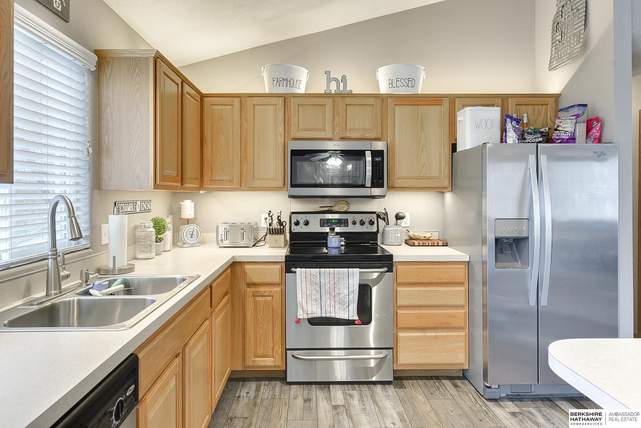 Omaha, Nebraska 68122, United States, 3 Bedrooms Bedrooms, ,2 BathroomsBathrooms,Residential,Pending,113480