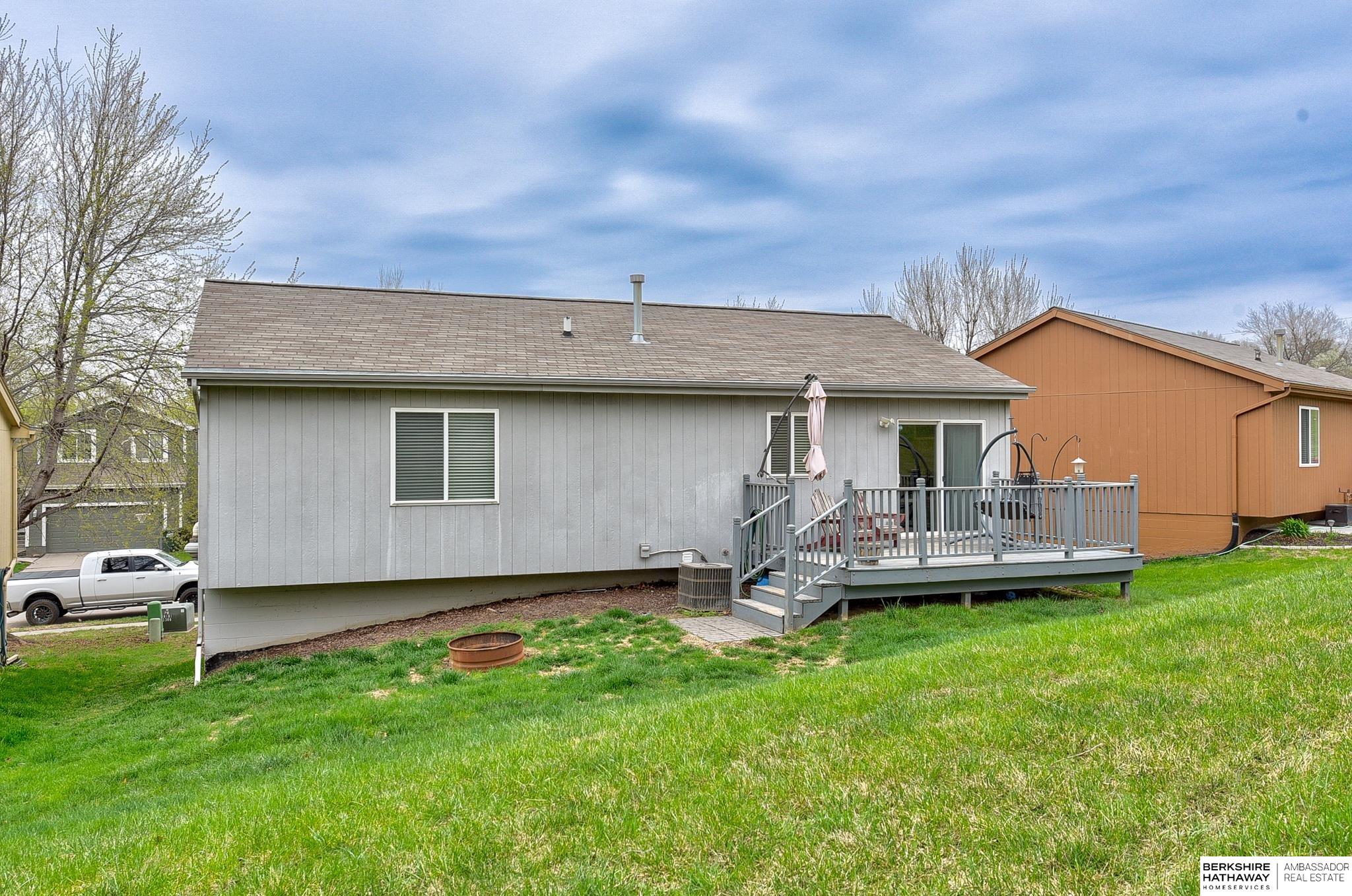 Omaha, Nebraska 68122, United States, 3 Bedrooms Bedrooms, ,2 BathroomsBathrooms,Residential,Pending,113480