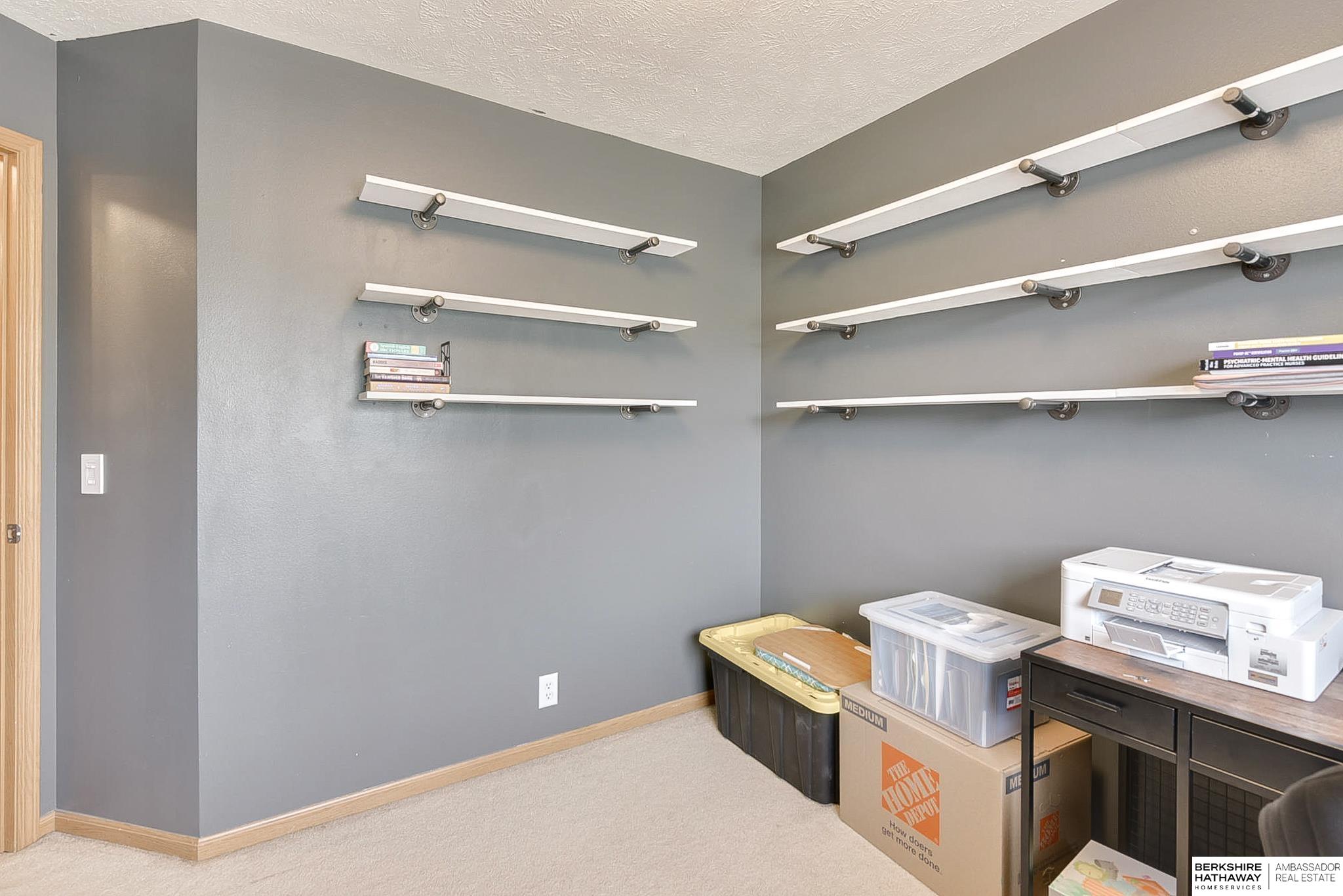 Omaha, Nebraska 68122, United States, 3 Bedrooms Bedrooms, ,2 BathroomsBathrooms,Residential,Pending,113480