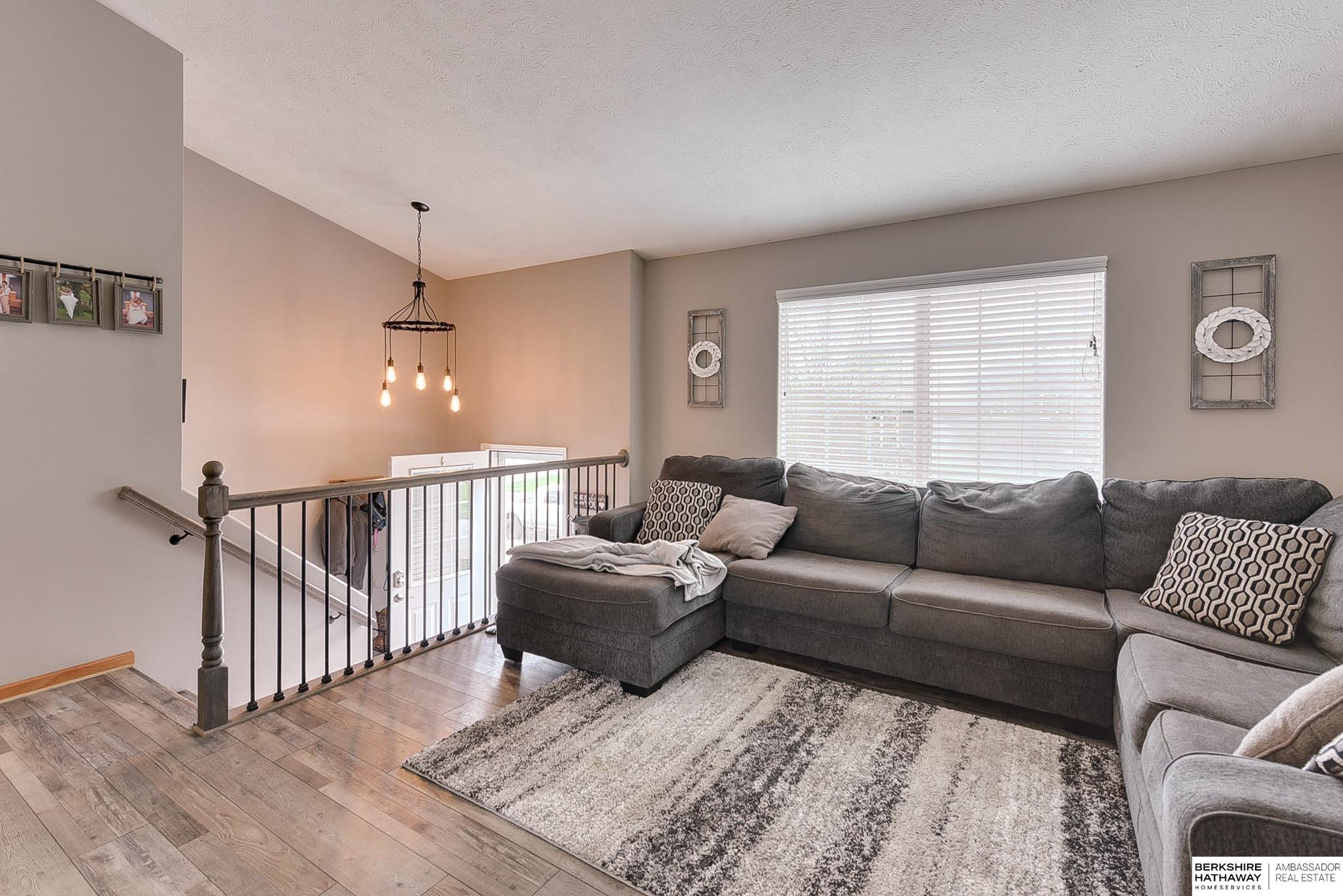 Omaha, Nebraska 68122, United States, 3 Bedrooms Bedrooms, ,2 BathroomsBathrooms,Residential,Pending,113480