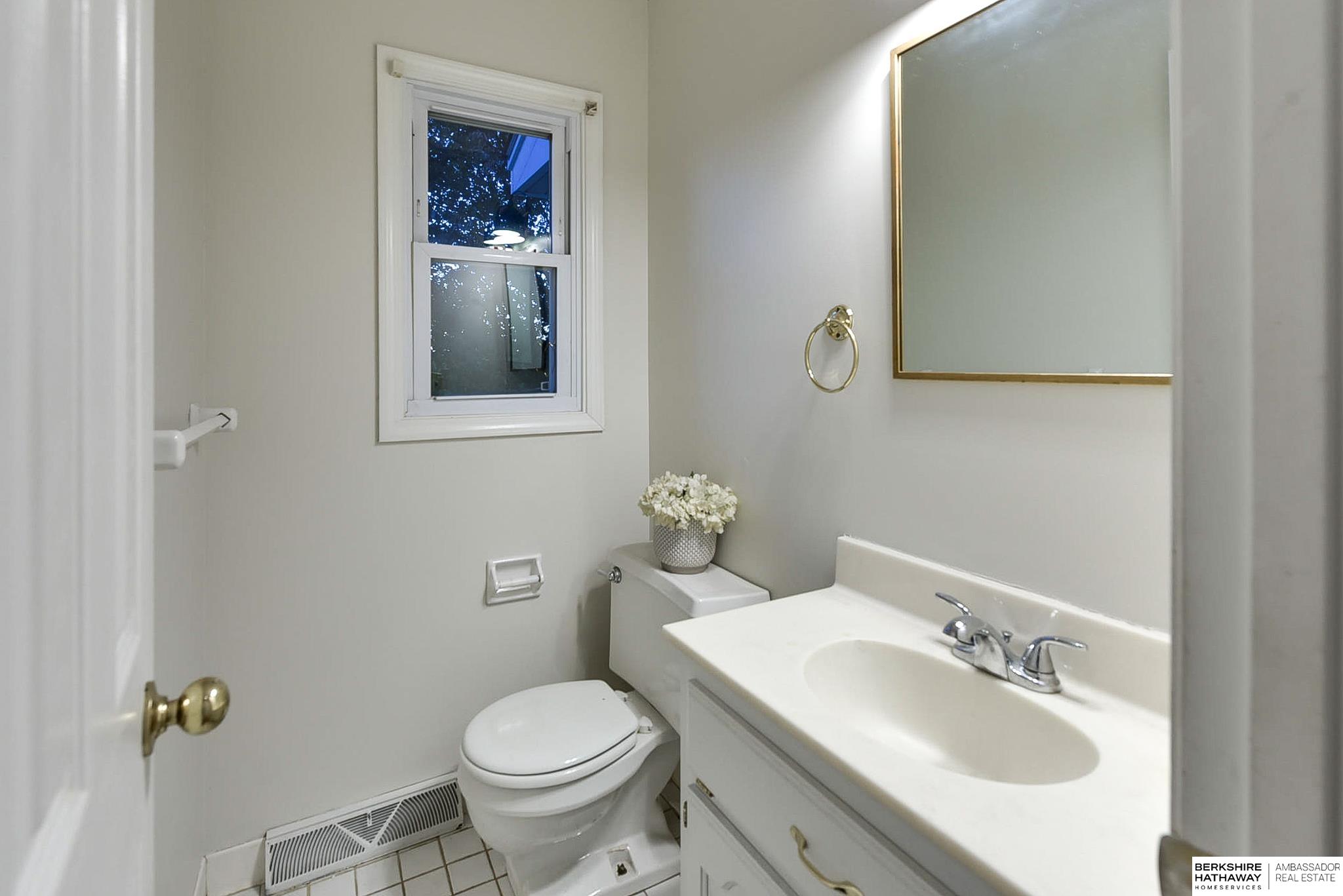 Omaha, Nebraska 68144, United States, 3 Bedrooms Bedrooms, ,3 BathroomsBathrooms,Residential,Pending,16295