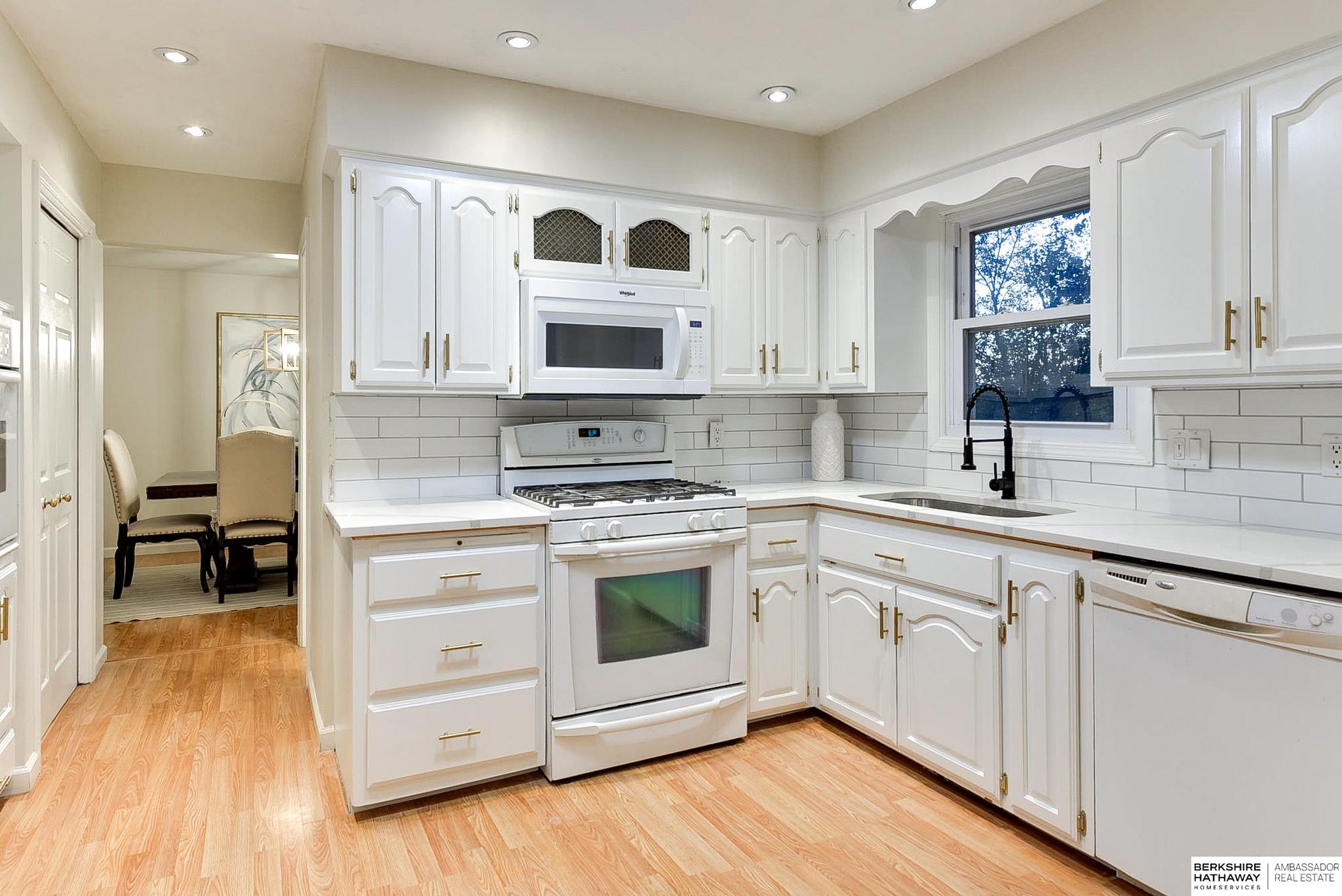 Omaha, Nebraska 68144, United States, 3 Bedrooms Bedrooms, ,3 BathroomsBathrooms,Residential,Pending,16295