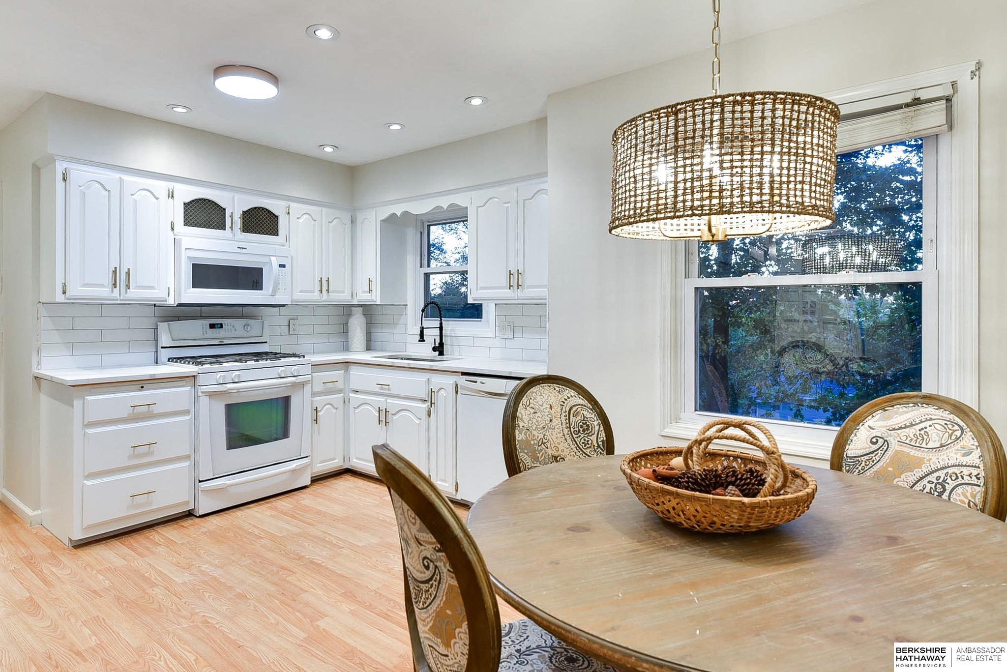 Omaha, Nebraska 68144, United States, 3 Bedrooms Bedrooms, ,3 BathroomsBathrooms,Residential,Pending,16295