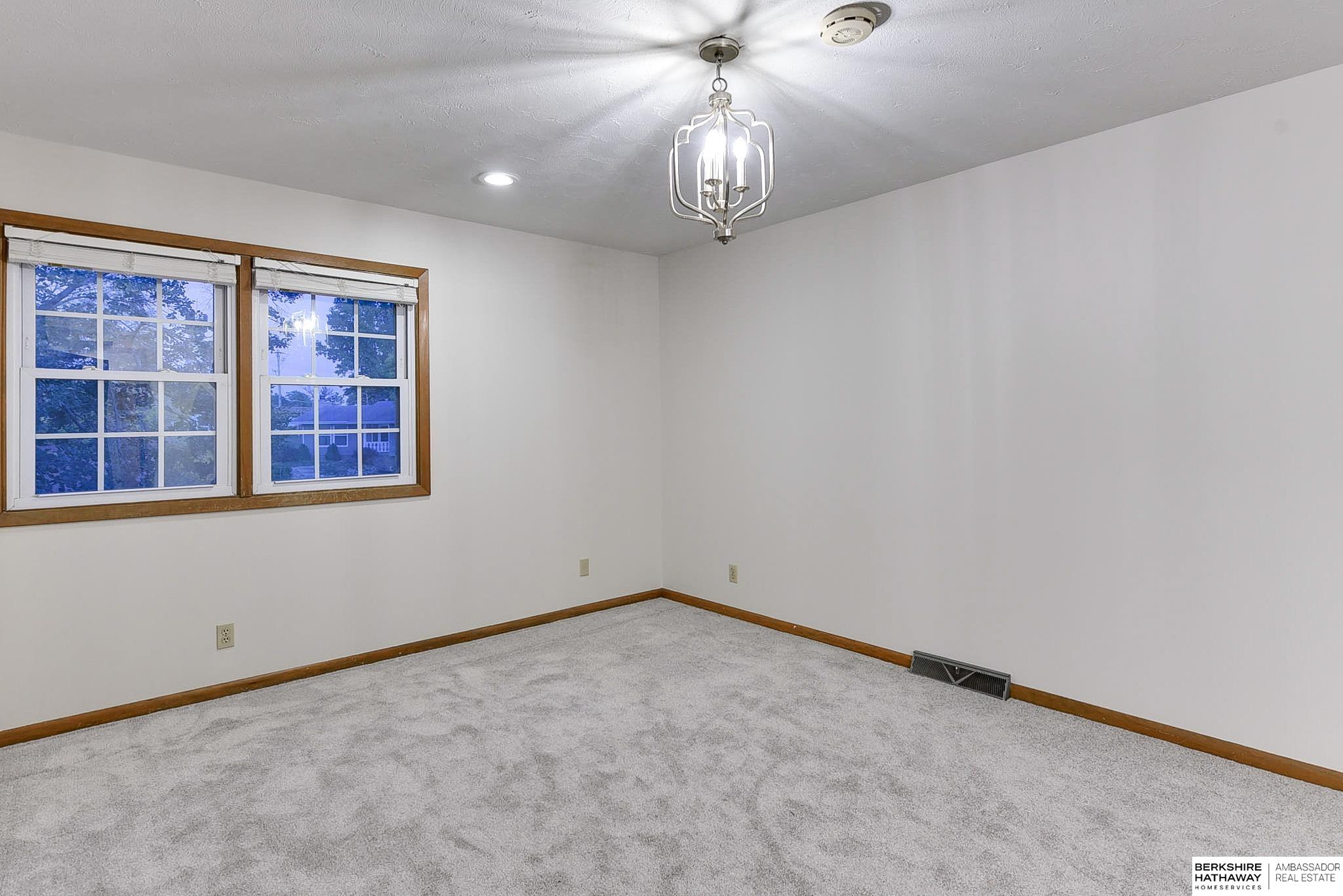 Omaha, Nebraska 68144, United States, 3 Bedrooms Bedrooms, ,3 BathroomsBathrooms,Residential,Pending,16295