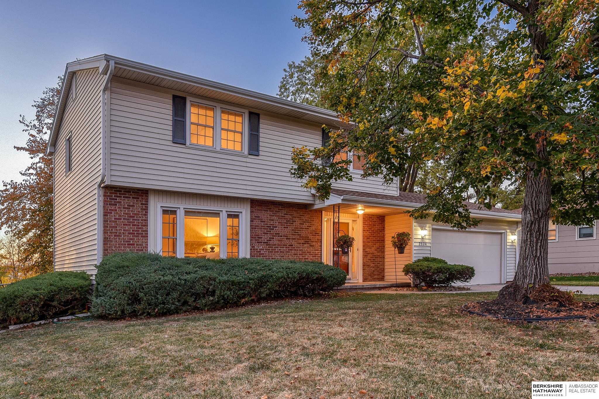 Omaha, Nebraska 68144, United States, 3 Bedrooms Bedrooms, ,3 BathroomsBathrooms,Residential,Pending,16295