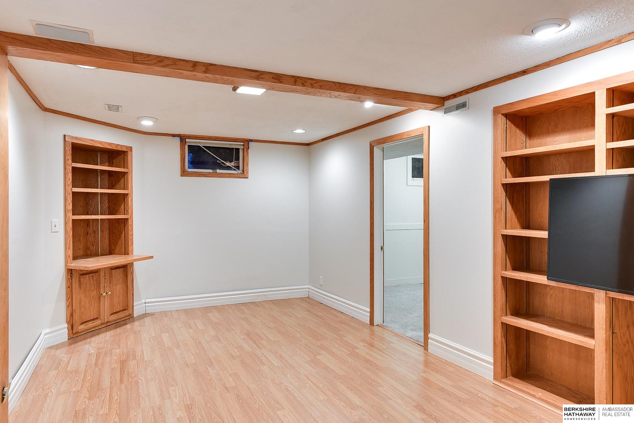 Omaha, Nebraska 68144, United States, 3 Bedrooms Bedrooms, ,3 BathroomsBathrooms,Residential,Pending,16295