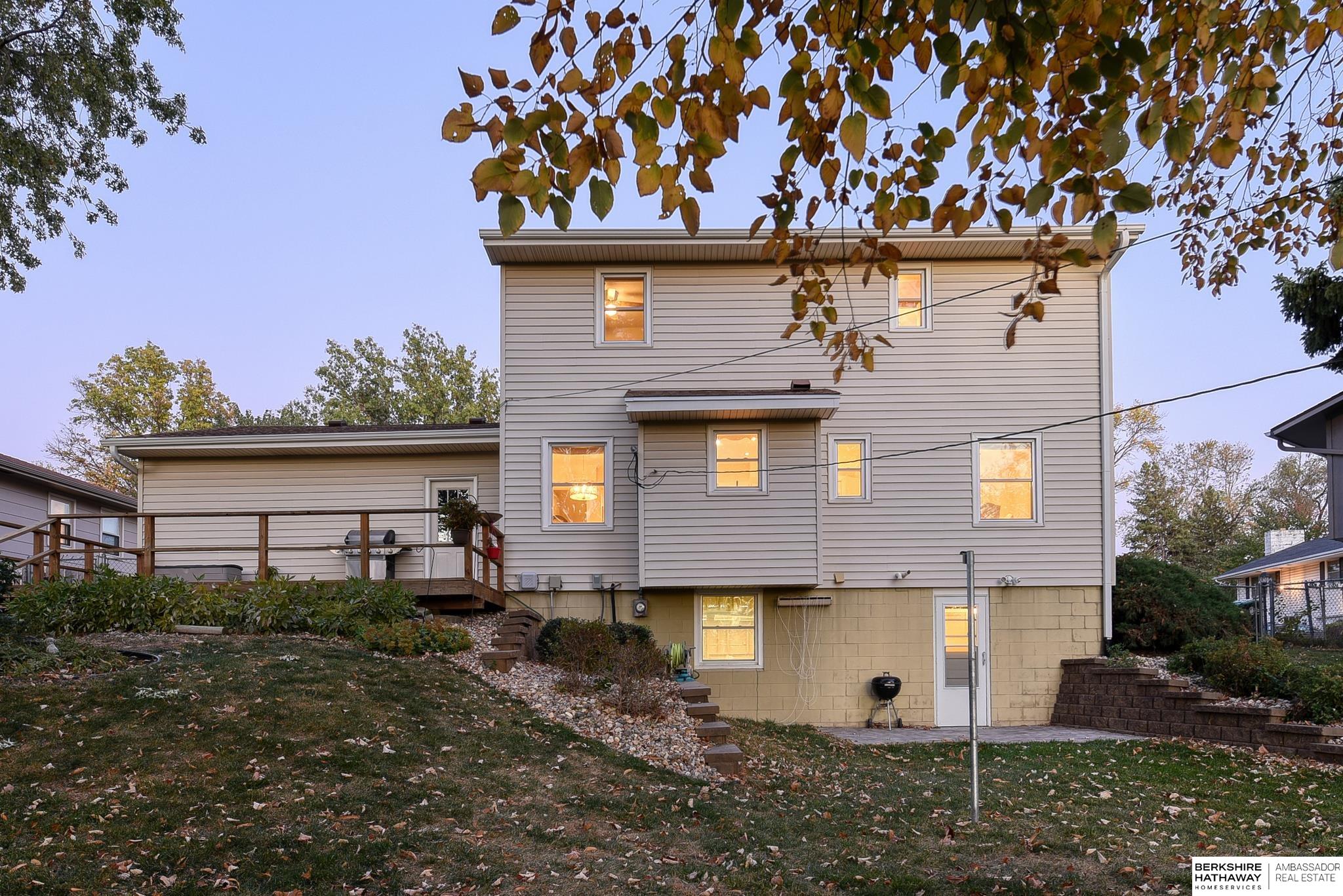 Omaha, Nebraska 68144, United States, 3 Bedrooms Bedrooms, ,3 BathroomsBathrooms,Residential,Pending,16295