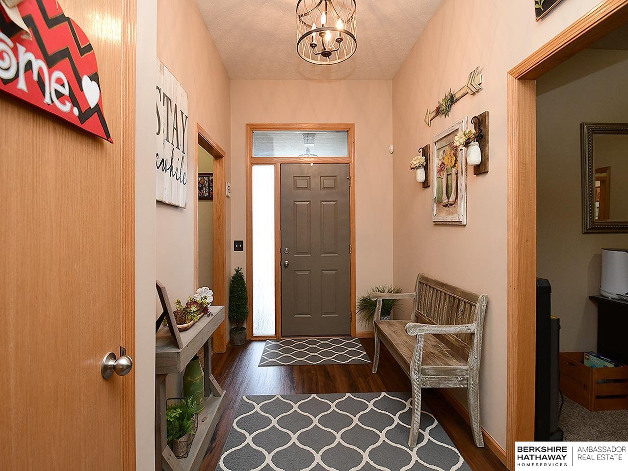 La Vista, Nebraska 68128, United States, 4 Bedrooms Bedrooms, ,3 BathroomsBathrooms,Residential,Active,9335