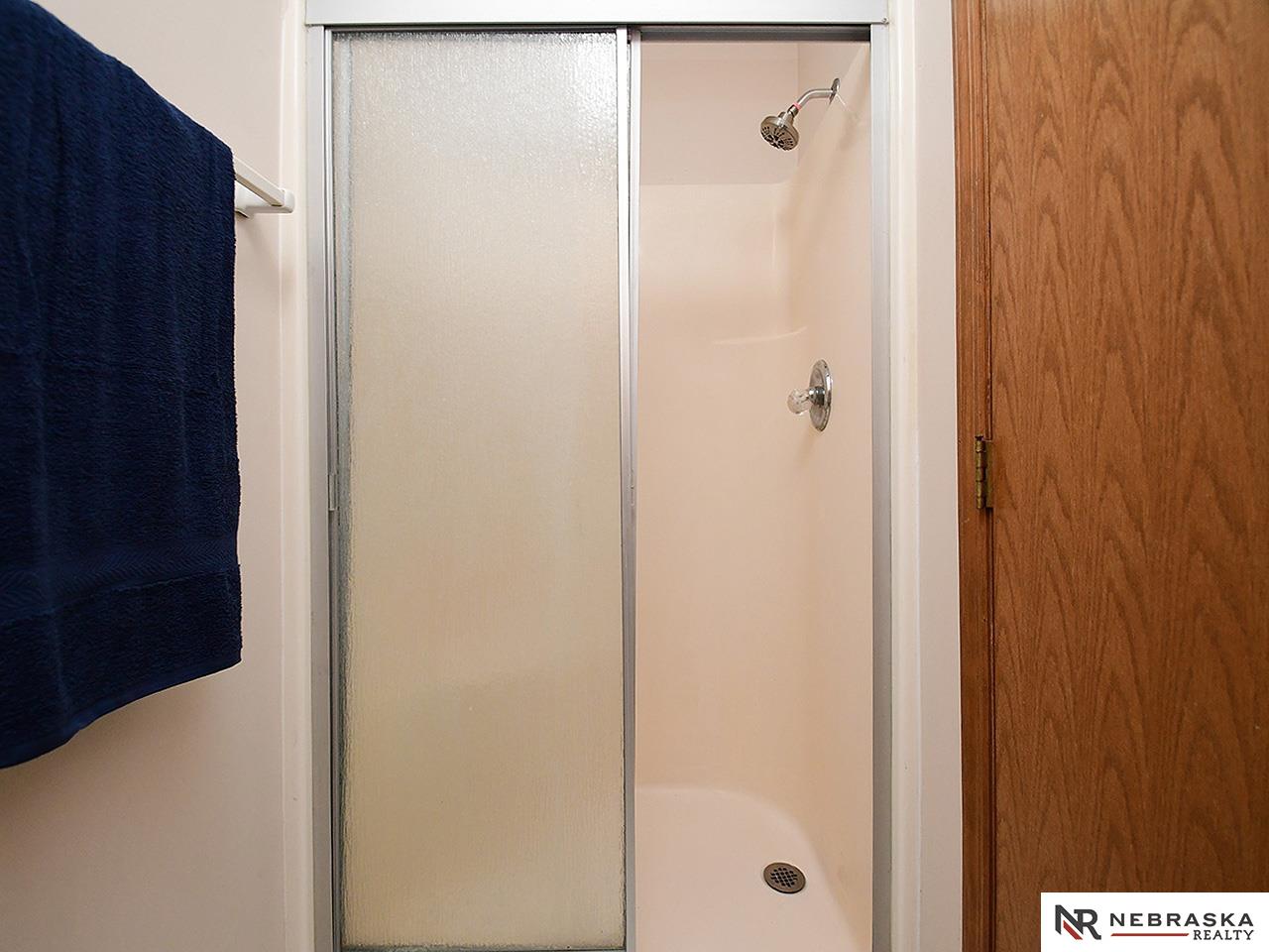 Omaha, Nebraska 68116, United States, 3 Bedrooms Bedrooms, ,3 BathroomsBathrooms,Residential,Pending,111500