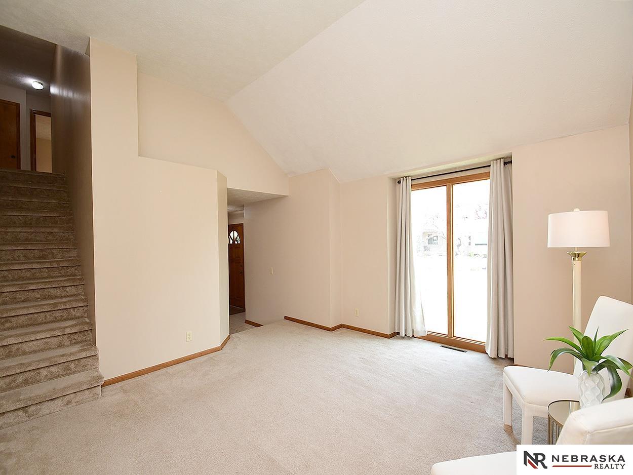 Omaha, Nebraska 68116, United States, 3 Bedrooms Bedrooms, ,3 BathroomsBathrooms,Residential,Pending,111500