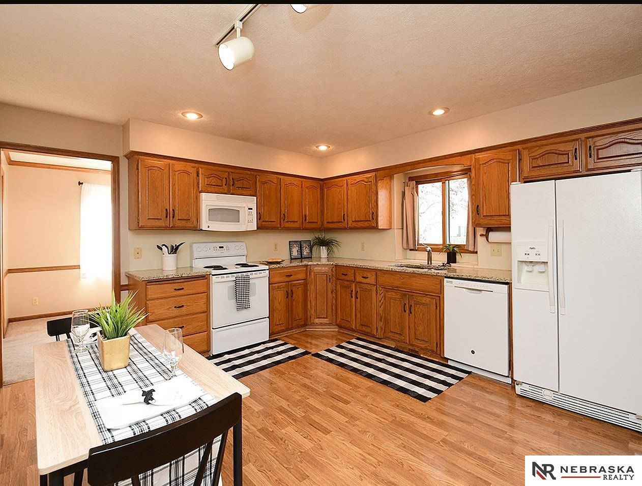 Omaha, Nebraska 68116, United States, 3 Bedrooms Bedrooms, ,3 BathroomsBathrooms,Residential,Pending,111500