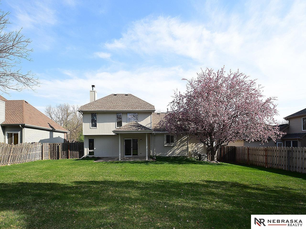 Omaha, Nebraska 68116, United States, 3 Bedrooms Bedrooms, ,3 BathroomsBathrooms,Residential,Pending,111500