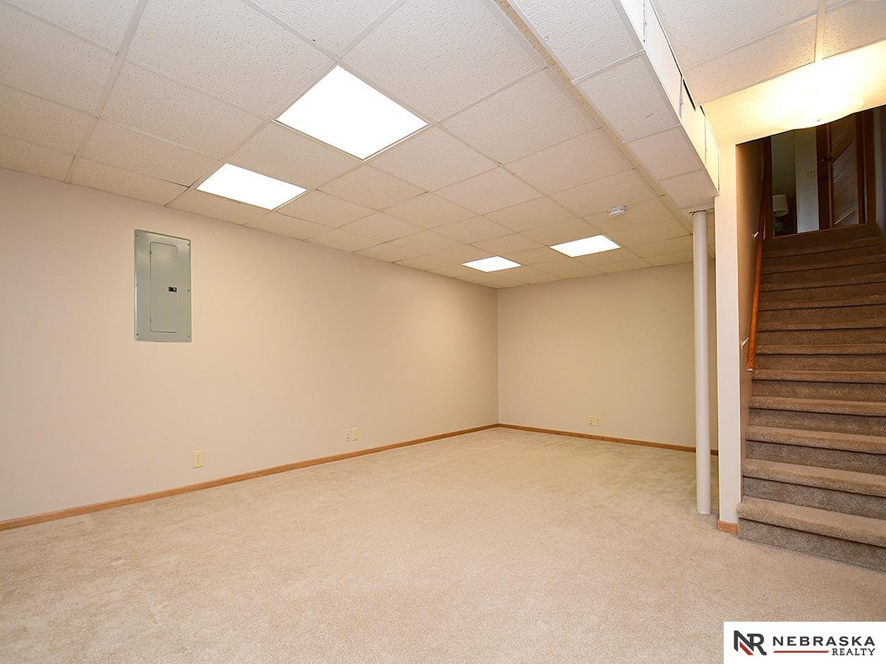 Omaha, Nebraska 68116, United States, 3 Bedrooms Bedrooms, ,3 BathroomsBathrooms,Residential,Pending,111500