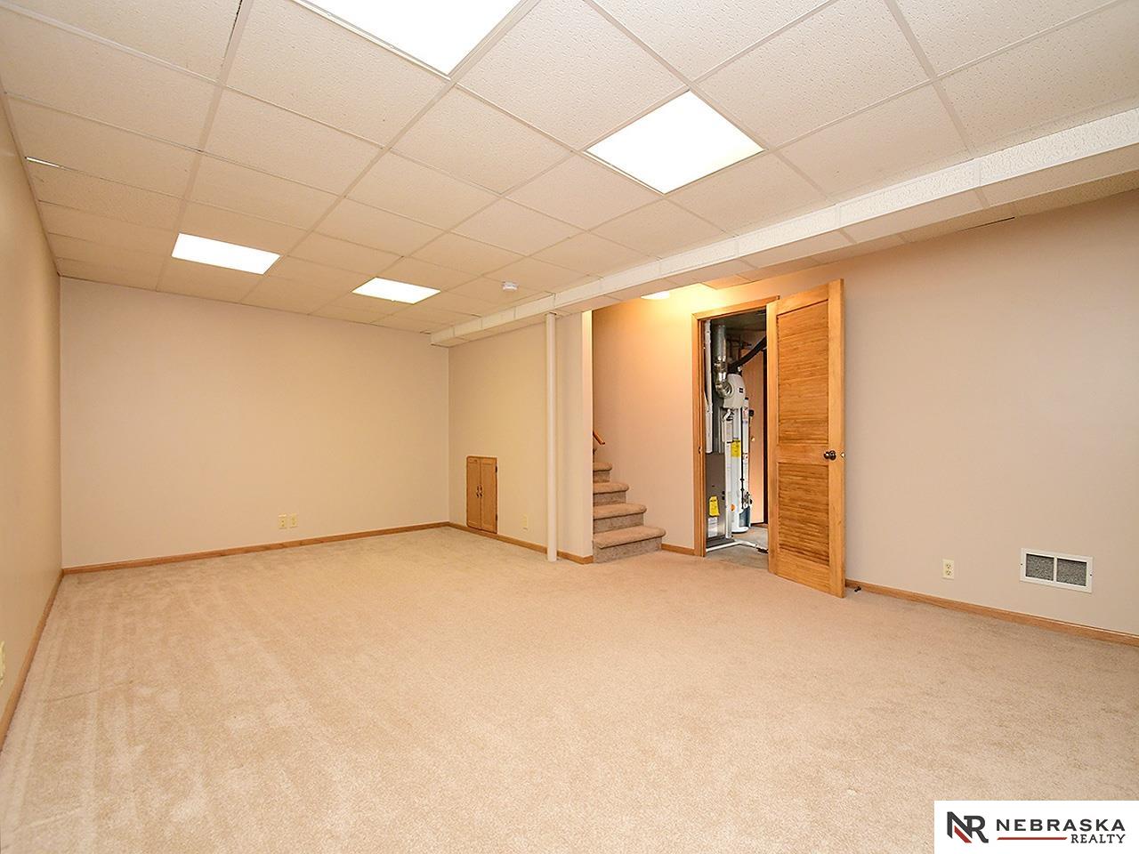 Omaha, Nebraska 68116, United States, 3 Bedrooms Bedrooms, ,3 BathroomsBathrooms,Residential,Pending,111500